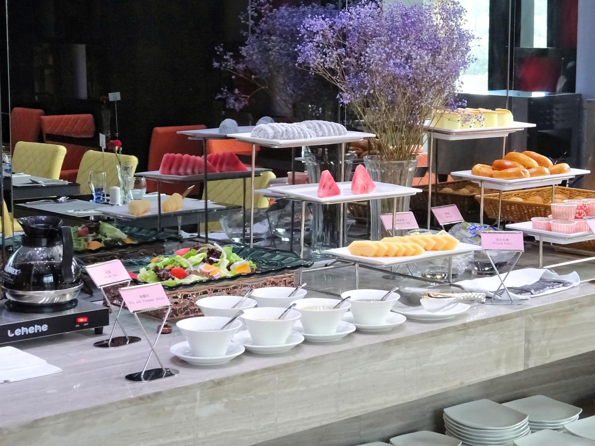 Restaurant Holiday Villa Hotel & Residence