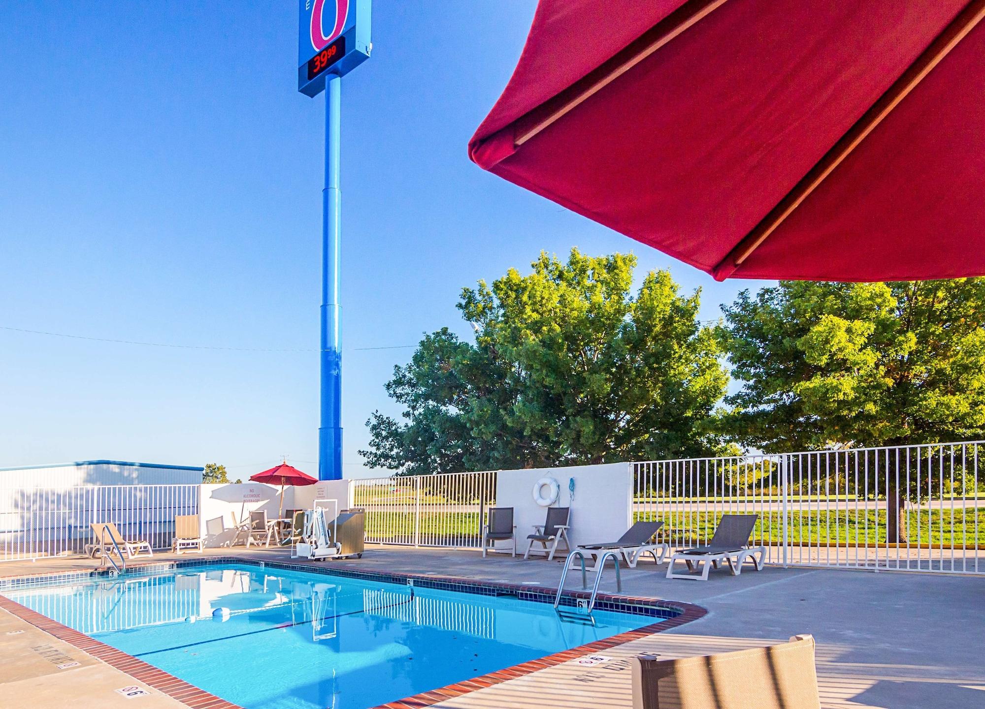 Vista Piscina Motel 6 Lawton, OK