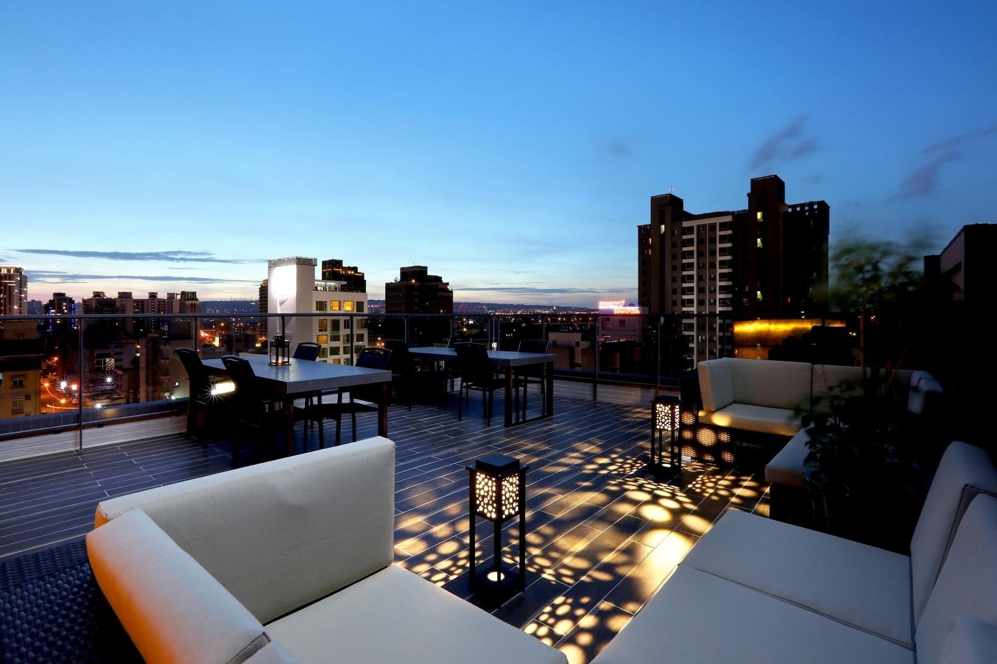 Vista Exterior KUN Tour Hotel Feng Chai