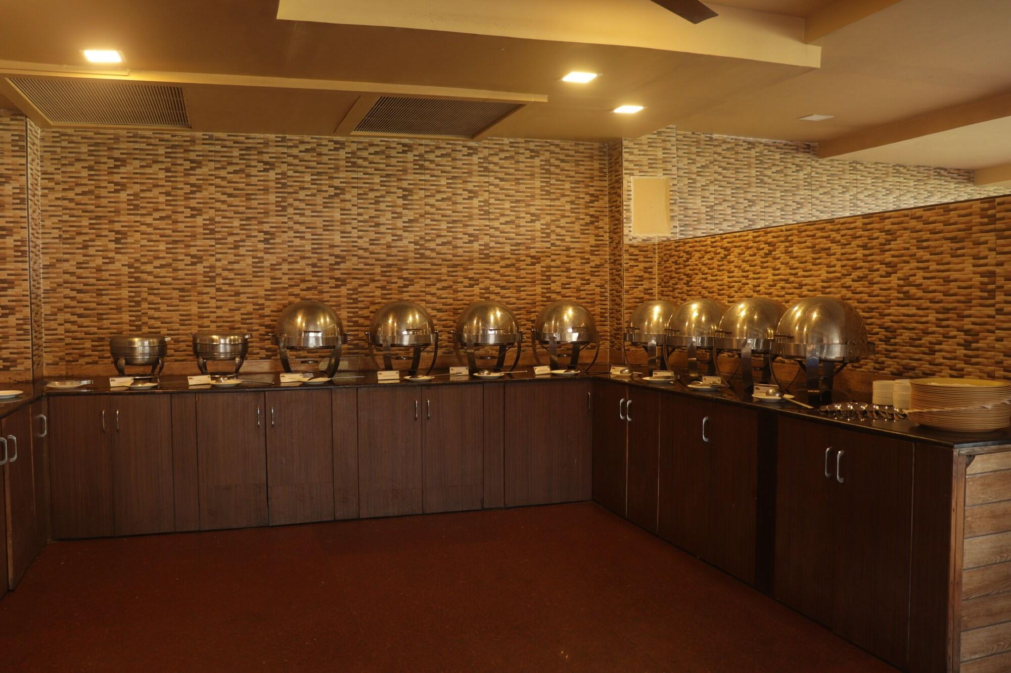 Restaurant Golden Sun Beach Resort