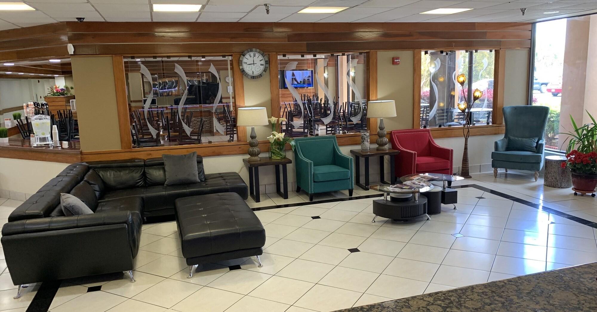 Vista Lobby Quality Inn & Suites Pensacola Bayview
