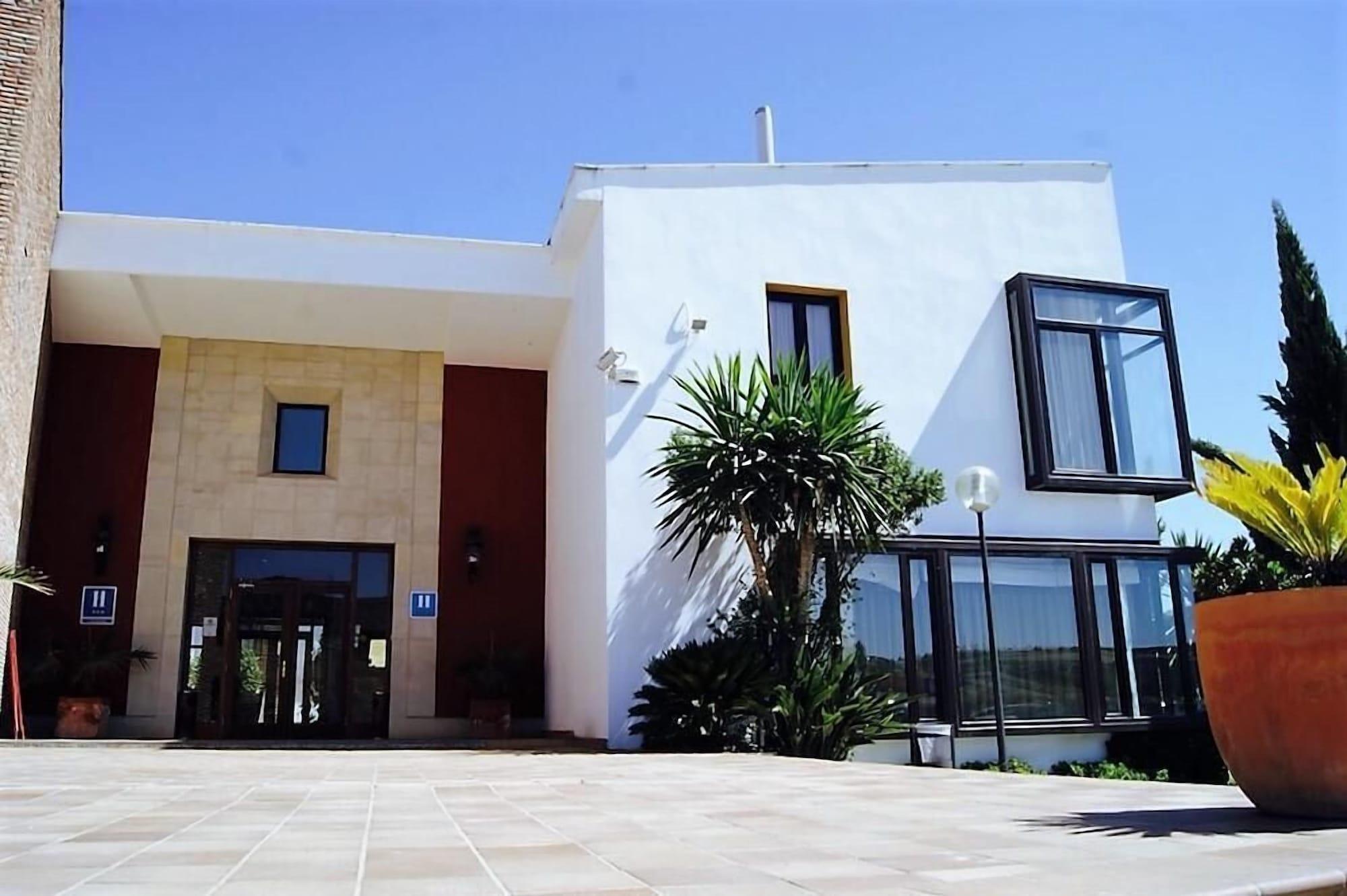 Vista Exterior Hotel  Doña Aldonza