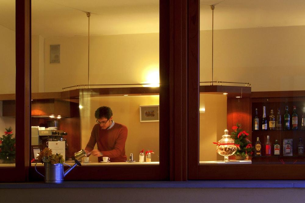 Bar/Salón Hotel Bonifacio