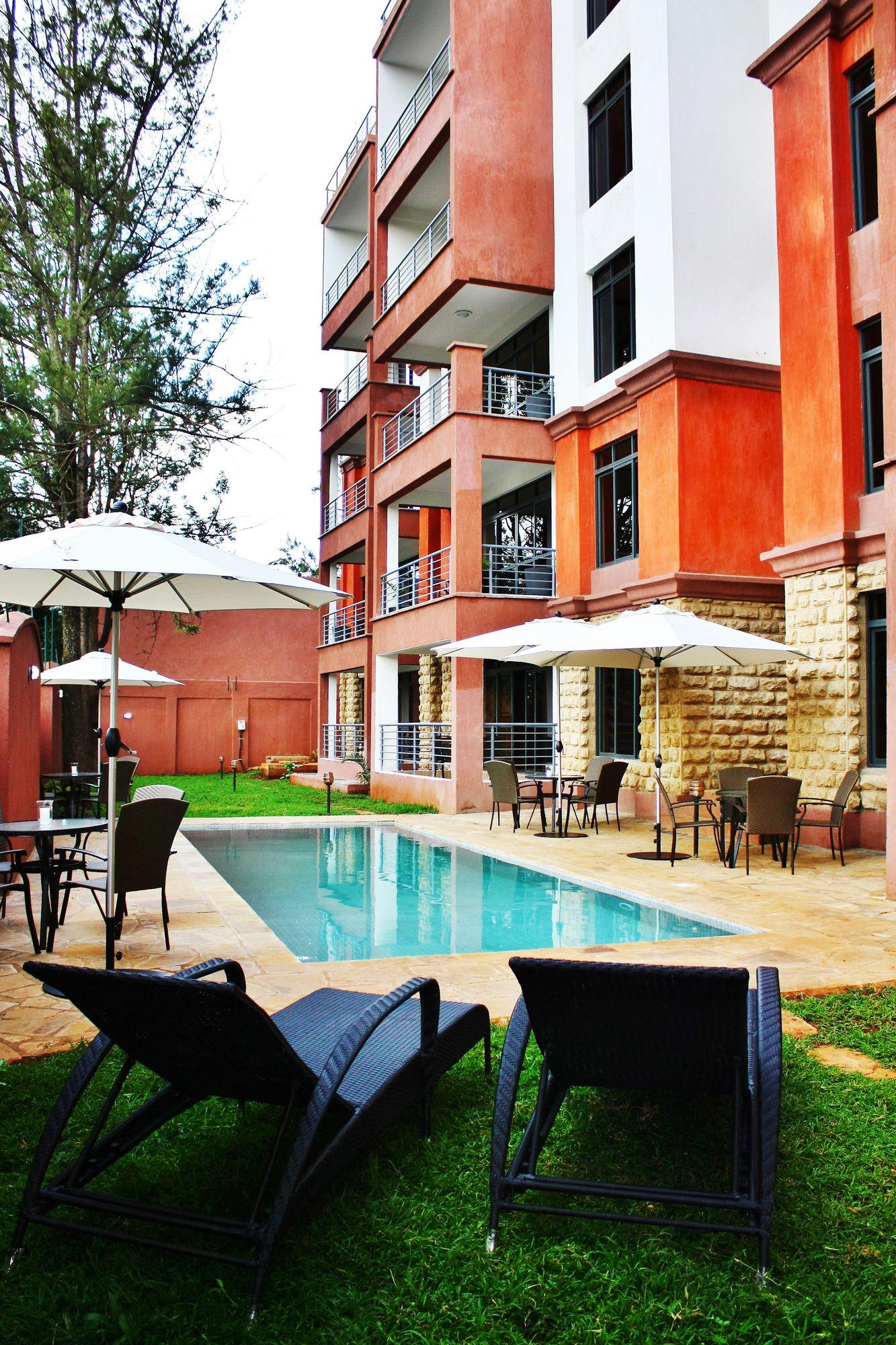 Vista Exterior Suite Life Residences