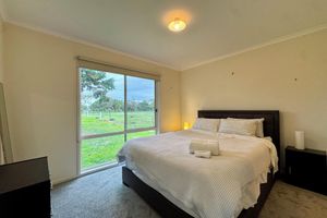 Alquiler Vacacional - Private Farmhouse & Paddock Available.
Parking  for horse float, boat, caravan.