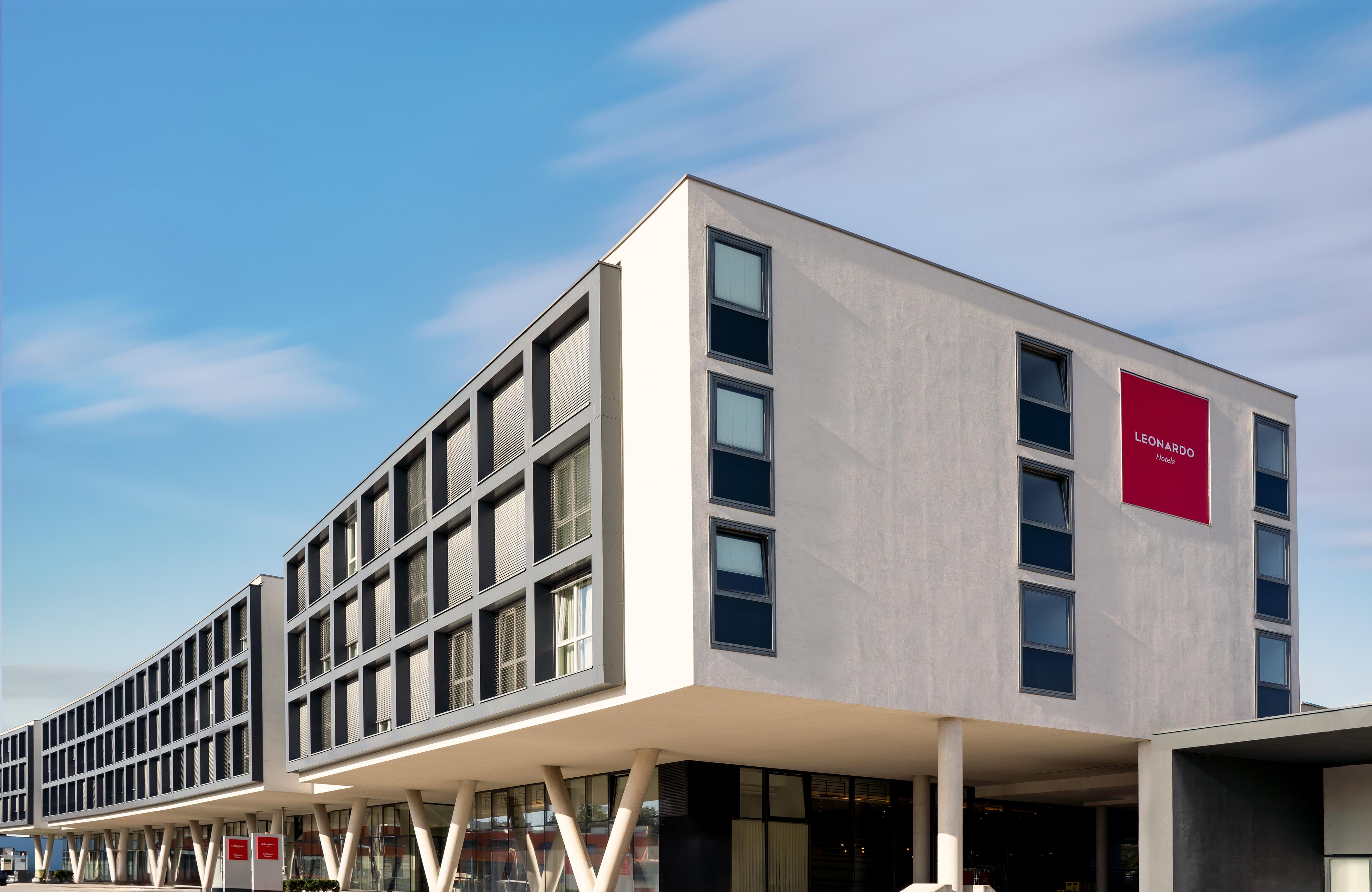Vista Exterior Leonardo Hotel Salzburg Airport
