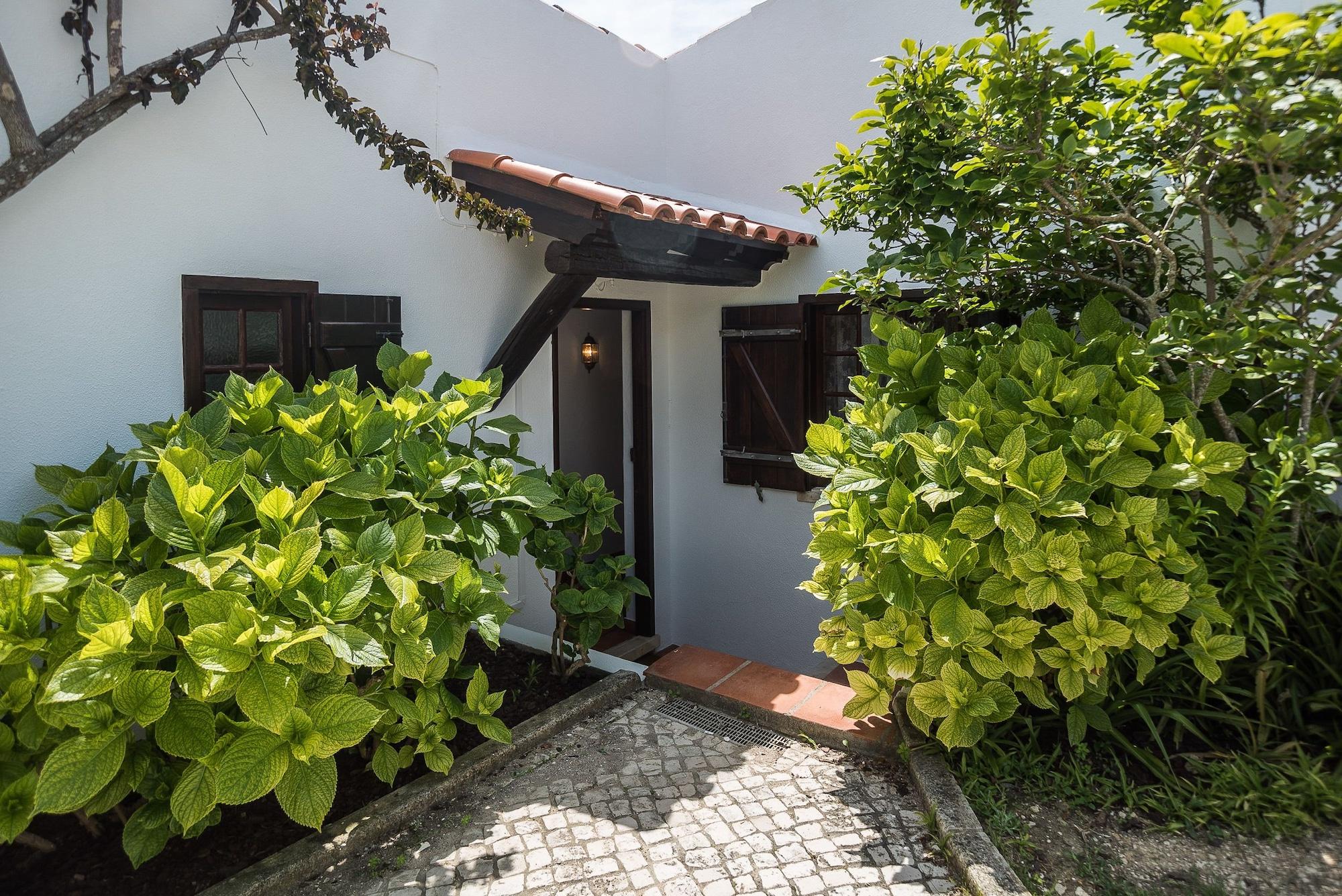 Vista Exterior Ericeira Villa Surf Camp Hostel