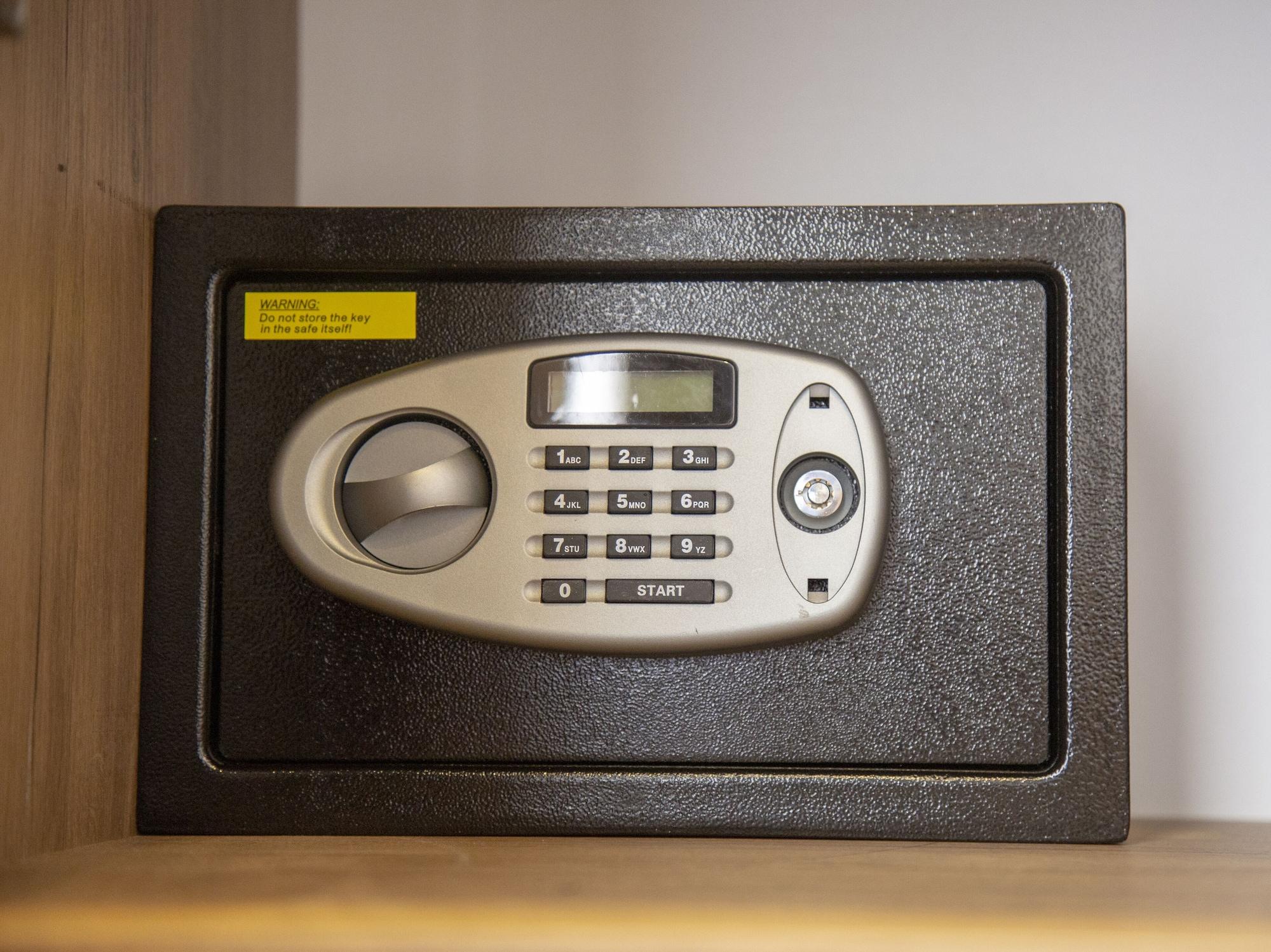 Set de Habitación Golden World Suite Hotel