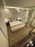 Alojamiento - Eighth Wonders Hotel