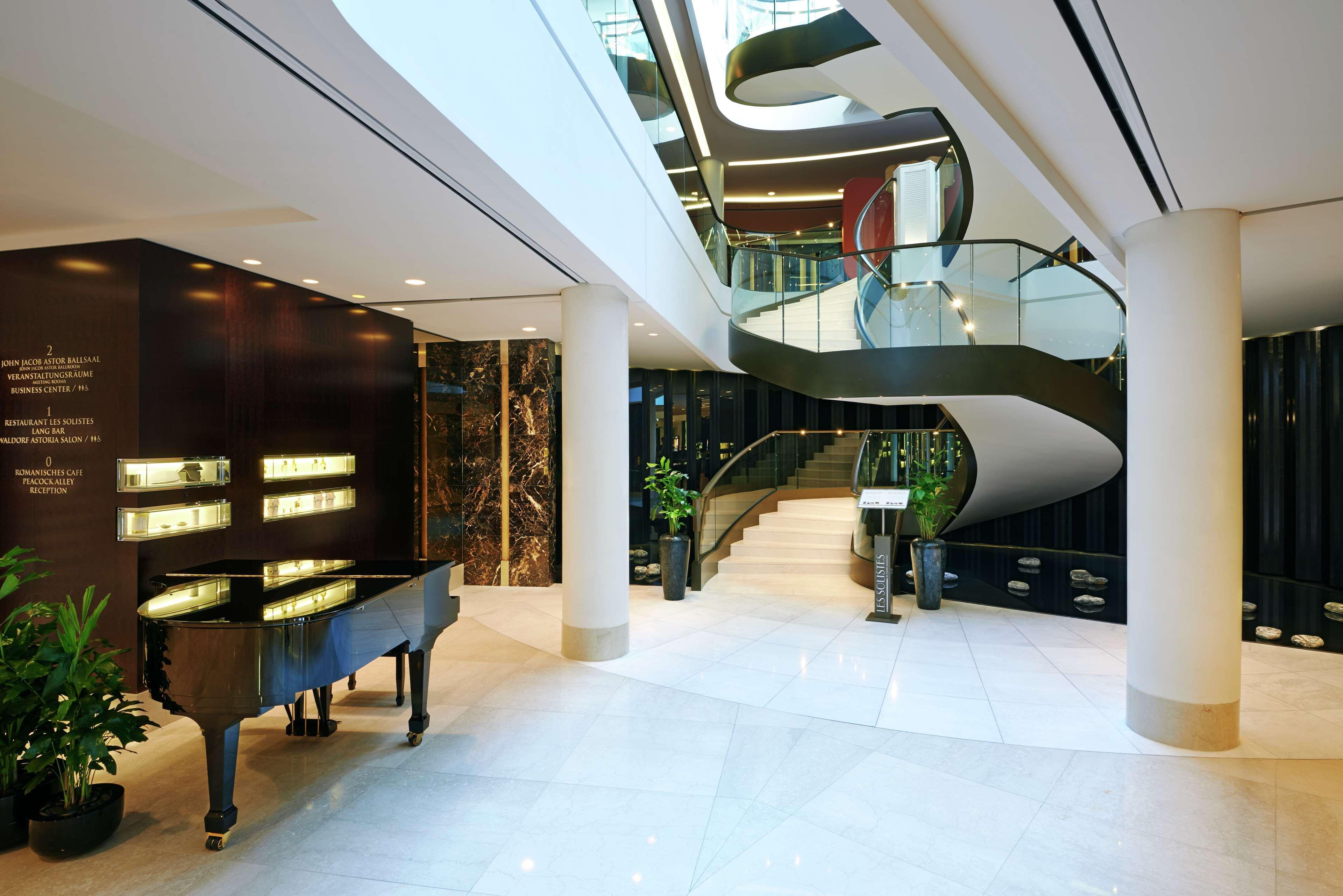 Vista Lobby Waldorf Astoria Berlin