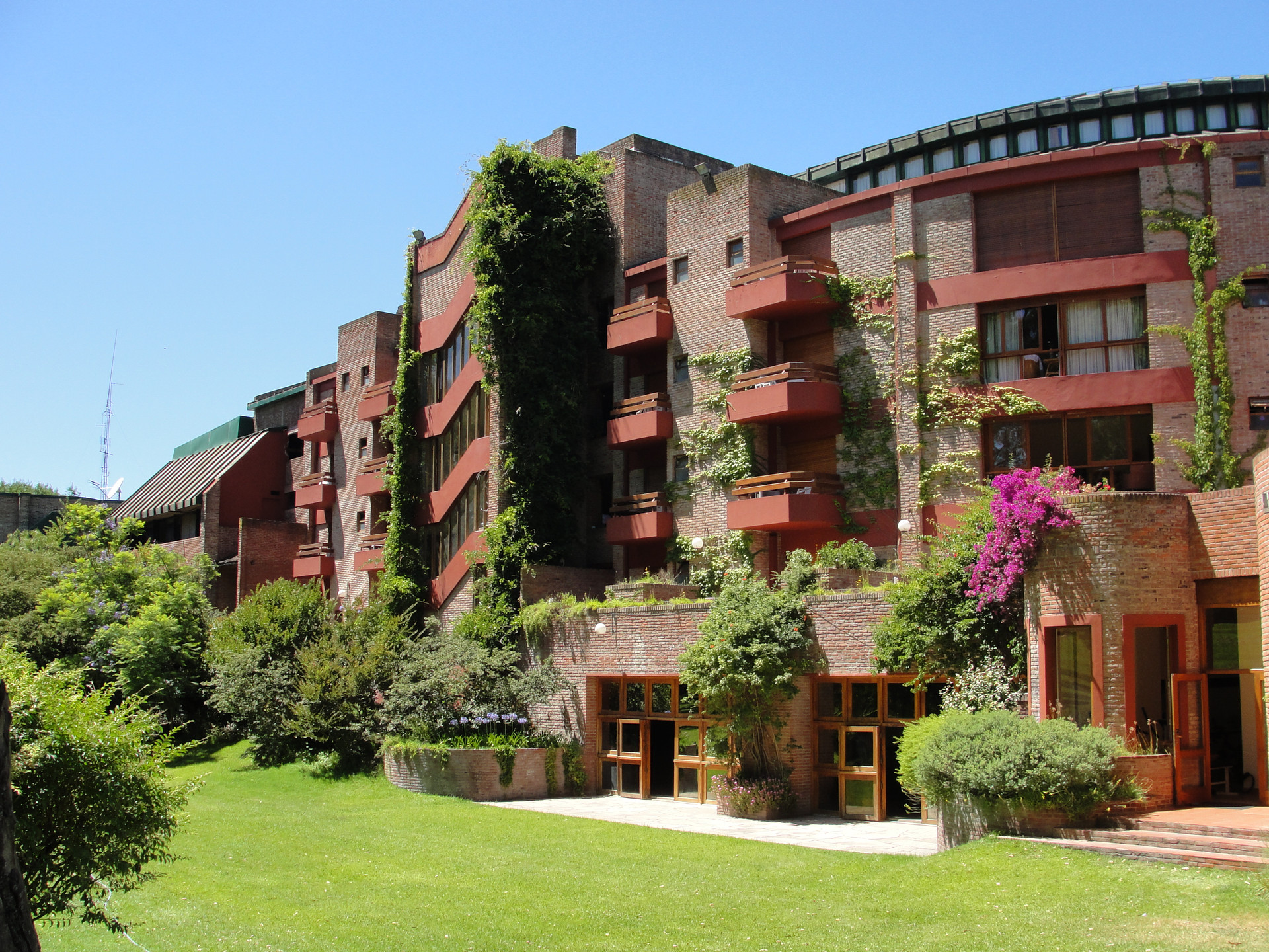 Vista Exterior Hotel Del Bosque