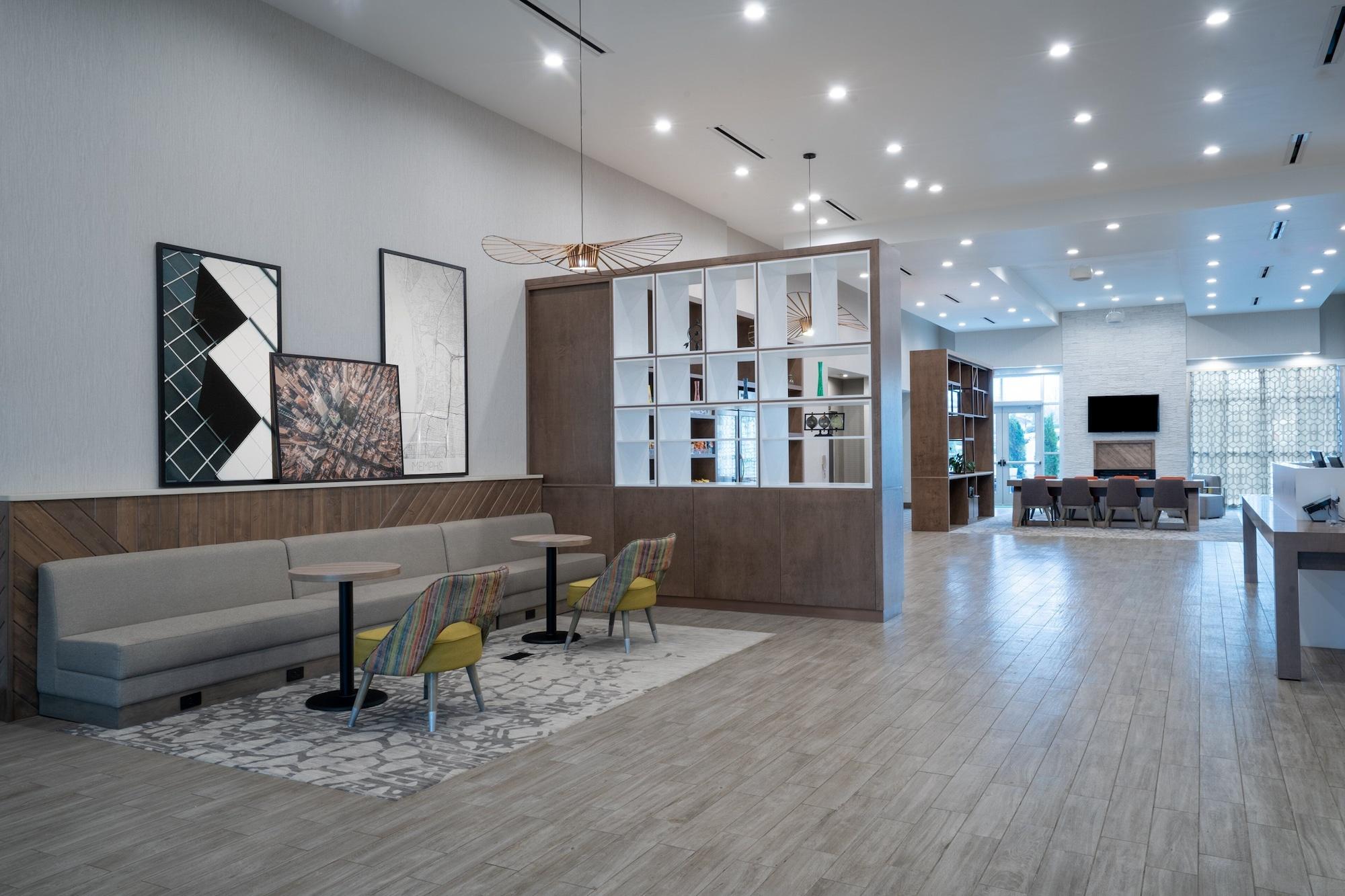 Vista Lobby Holiday Inn & Suites Memphis Southeast-Germantown by IHG