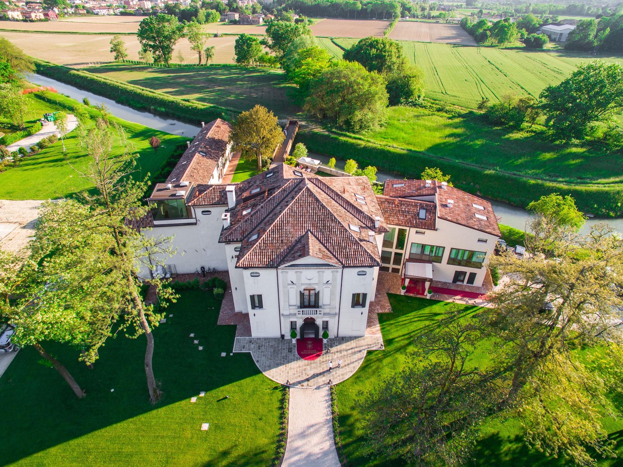 Vista Exterior Villa Barbarich