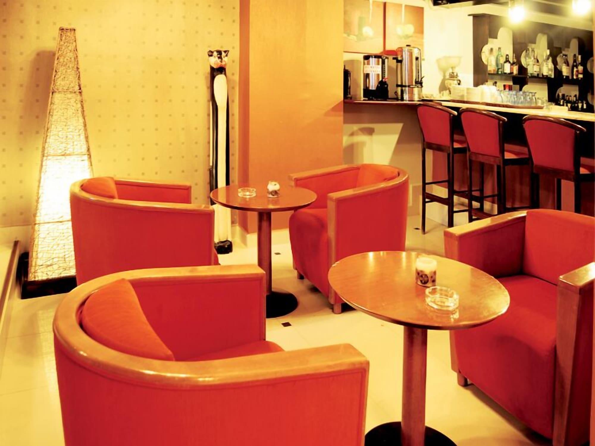 Bar/Salón Hotel Kosmopolit