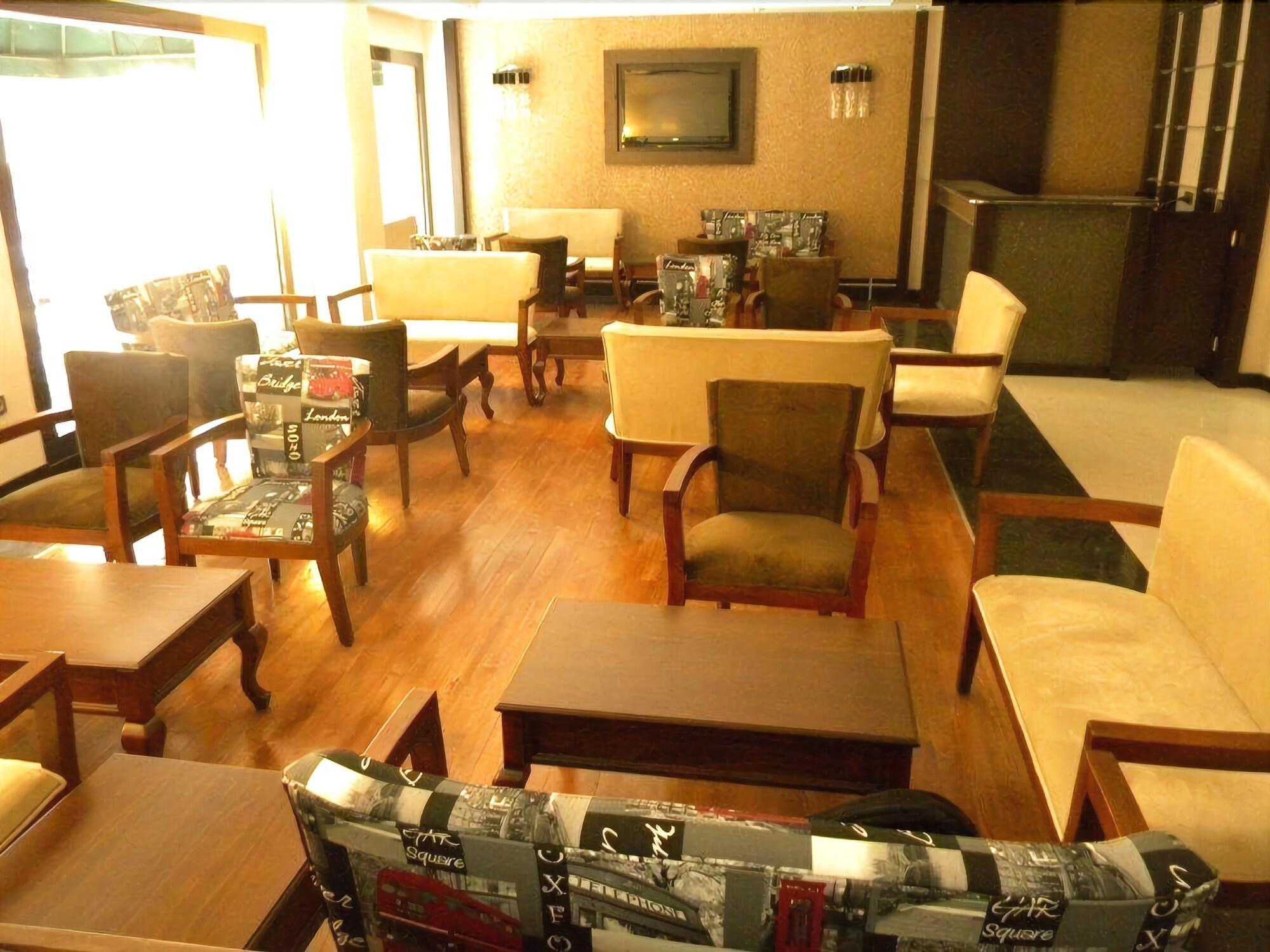 Vista Lobby Vesta Fuar Hotel