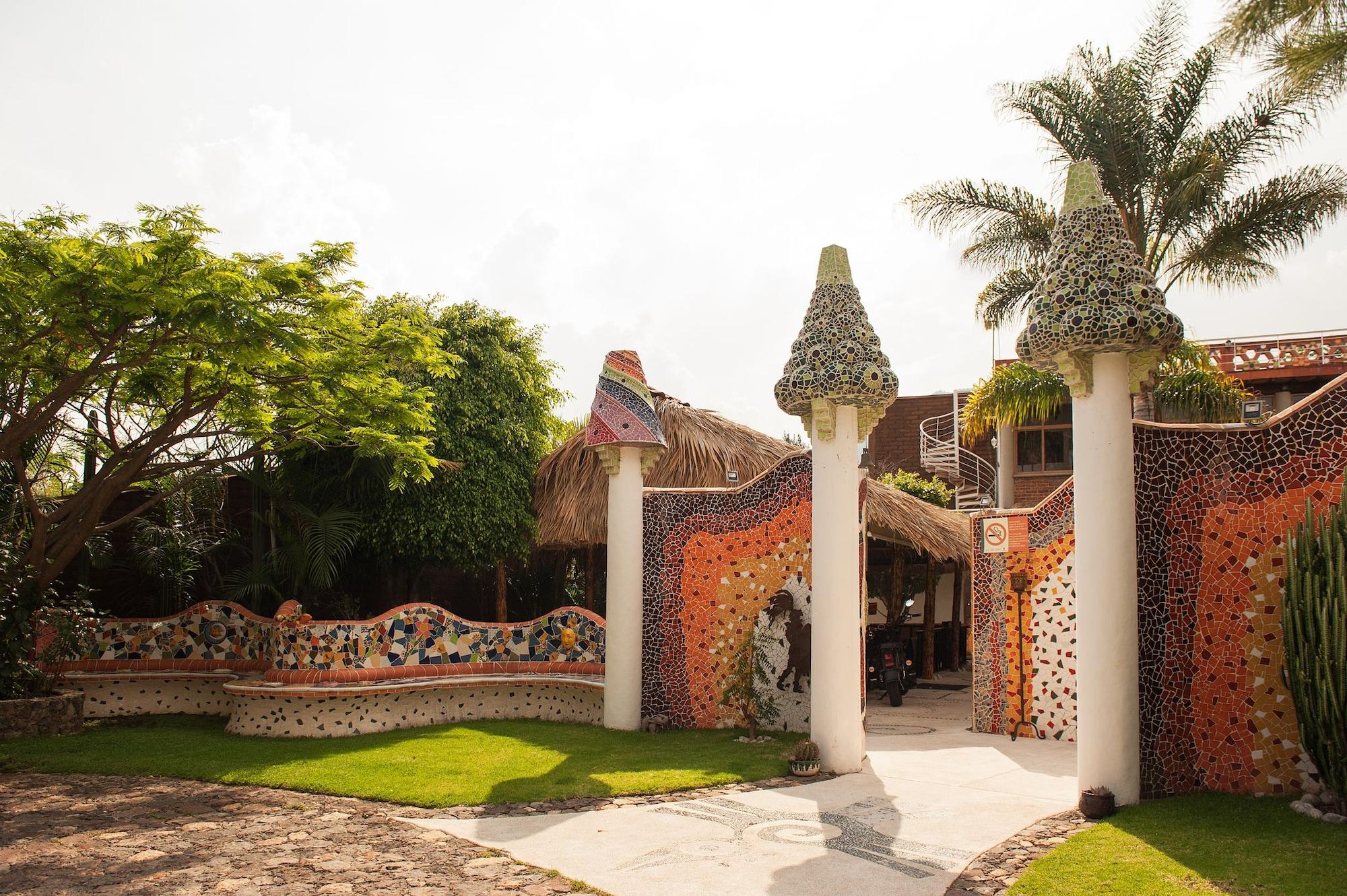 Vista Exterior Paradise Hotel Boutique & Lounge