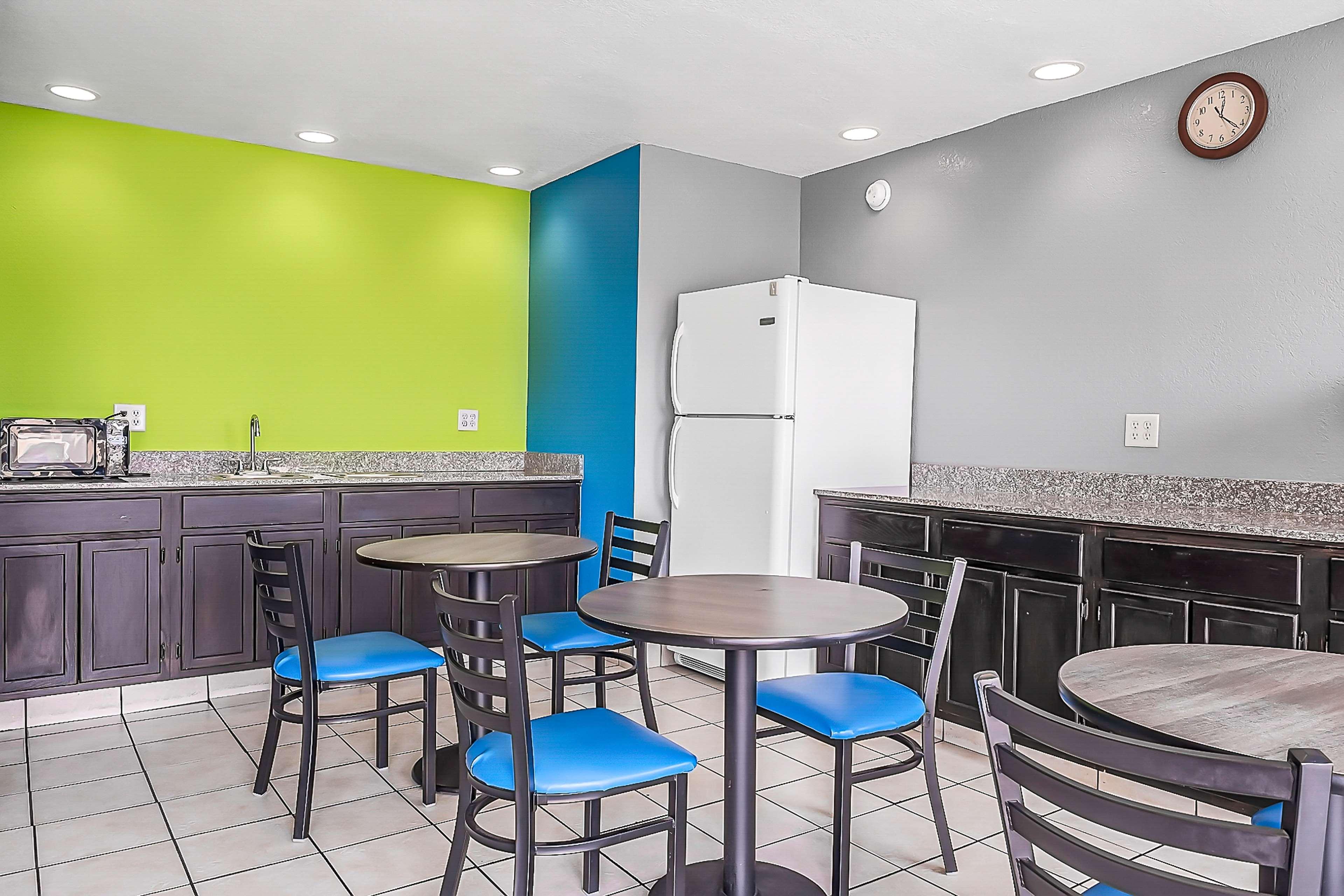 Restaurant SureStay Hotel by Best Western Oklahoma City West