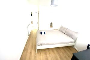 Alojamiento - Laret Guest House Room 1