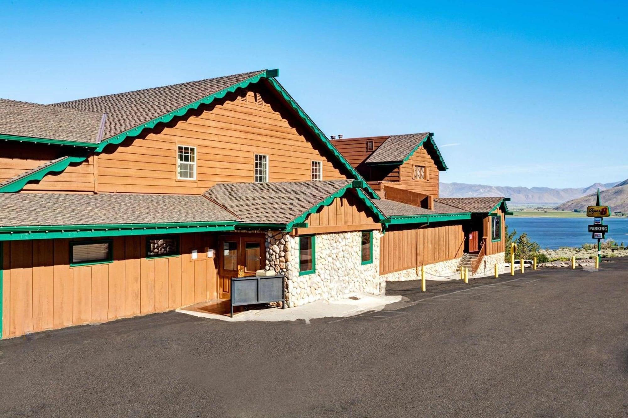 Vista Exterior Topaz Lodge