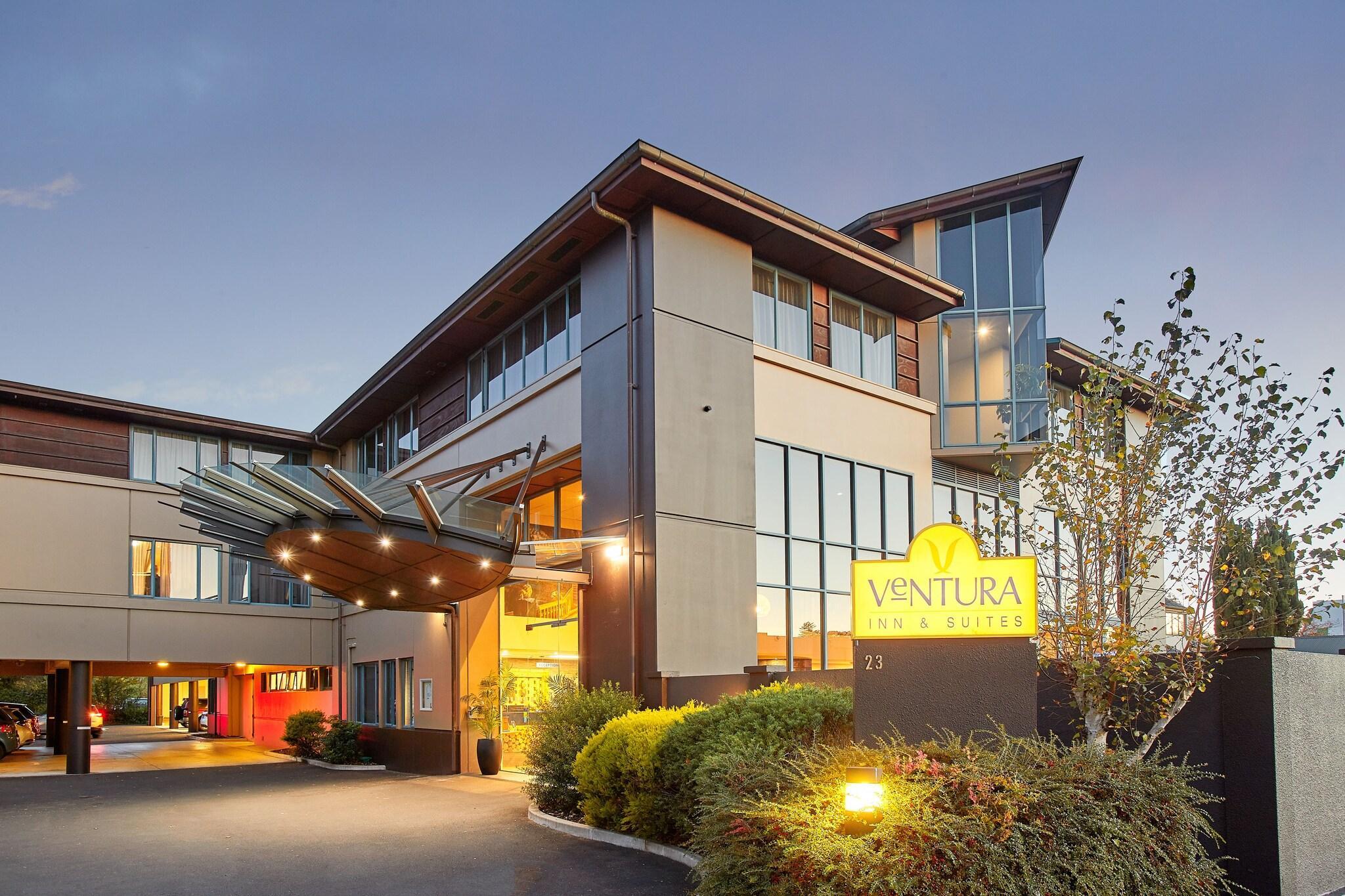 Vista Exterior Ventura Inn & Suites Hamilton
