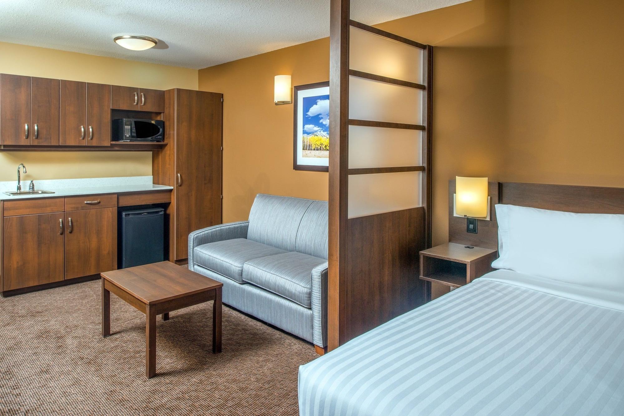 Habitación Microtel Inn & Suites by Wyndham Red Deer