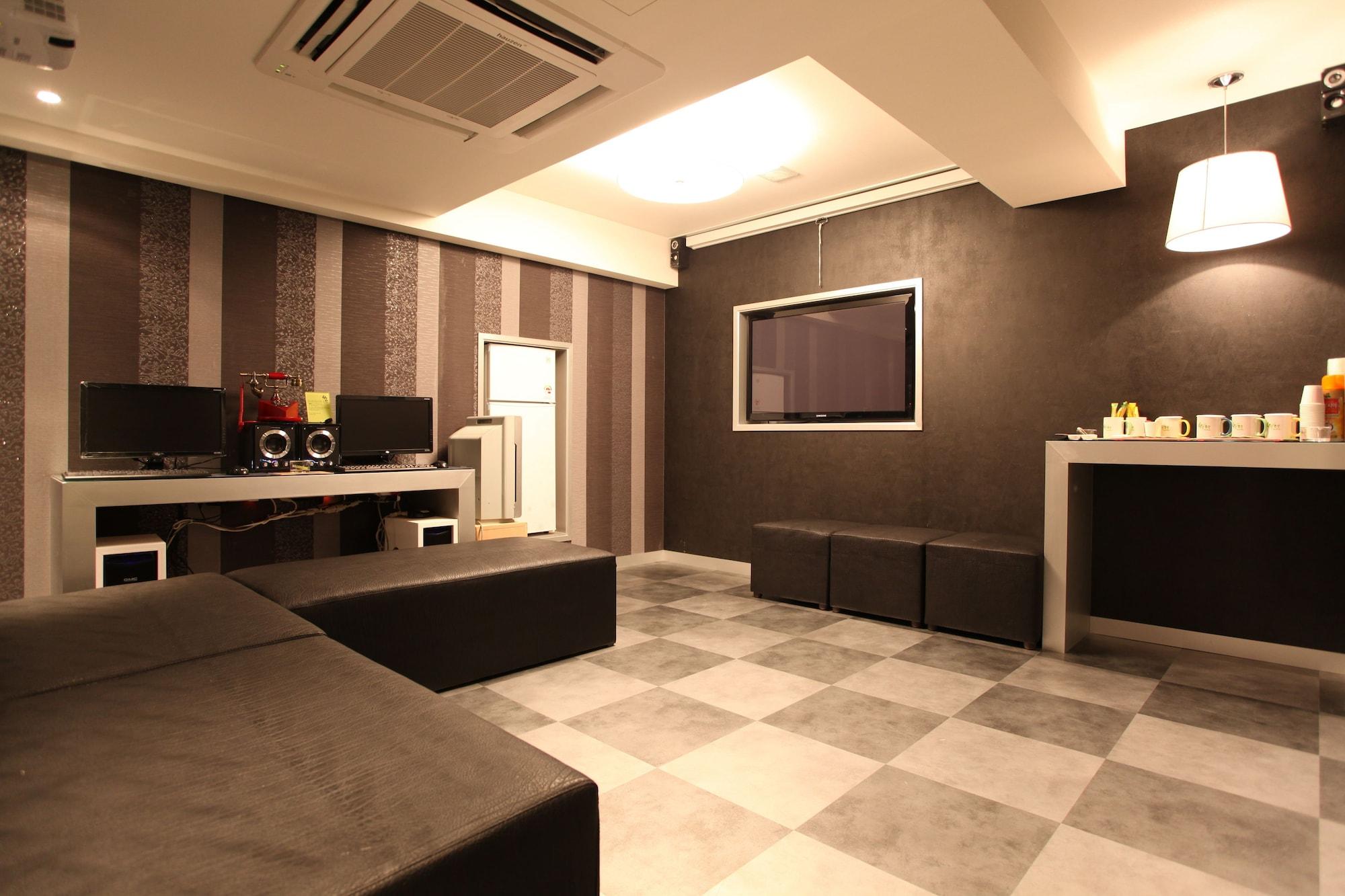 Comodidades del Alojamiento HOTEL April 2nd