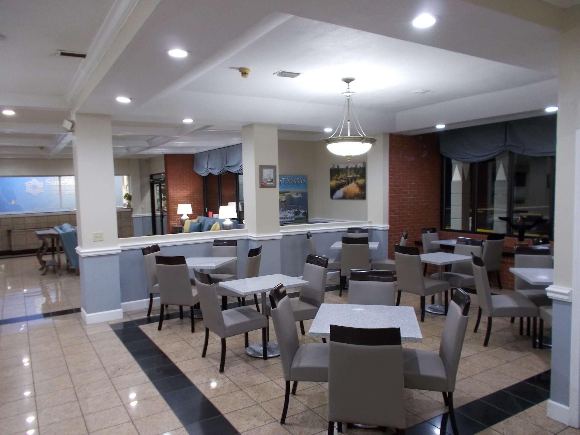 Restaurant SureStay Plus Hotel by Best Western St Marys Cumberland