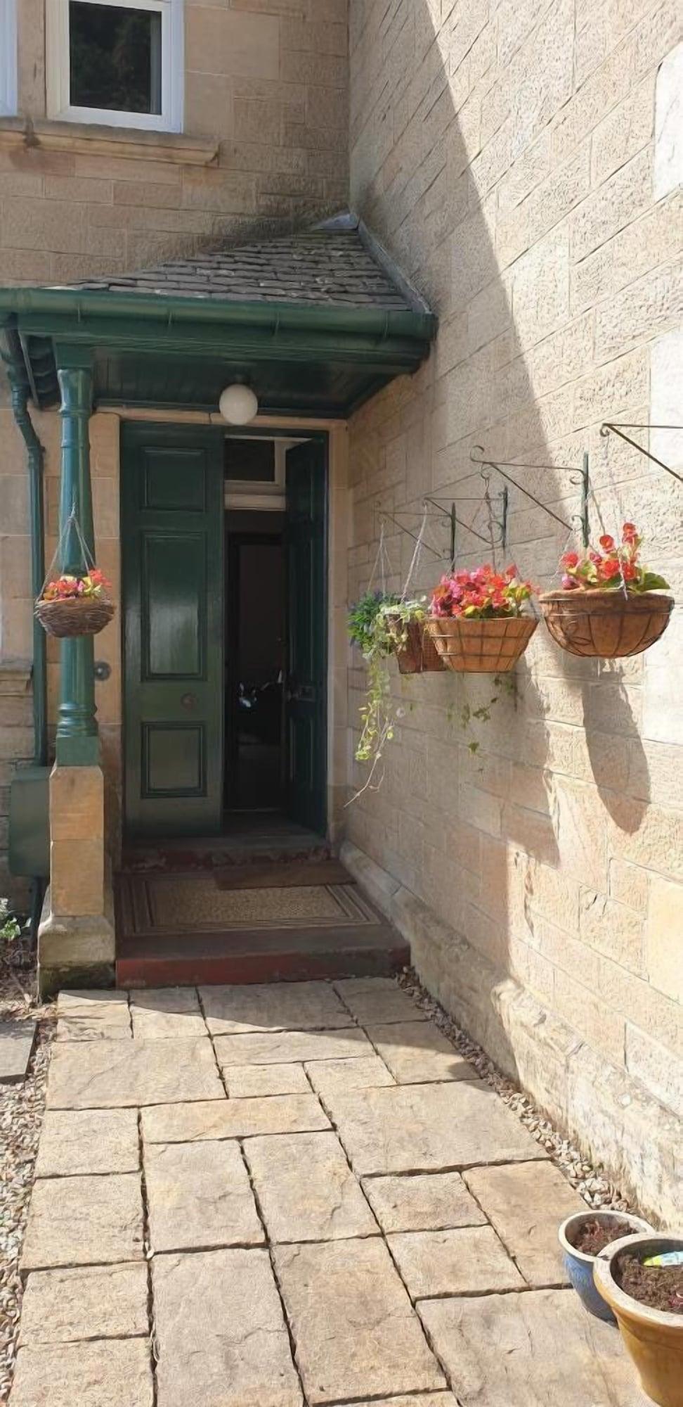 Vista Exterior Glasgow Emo