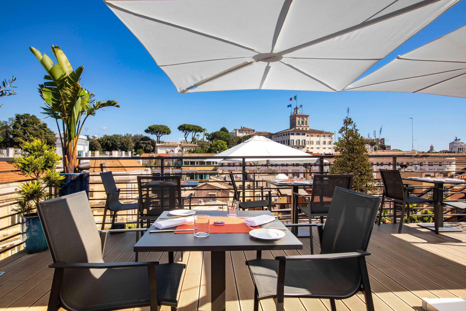 Vista Exterior U-Visionary Roma Hotel