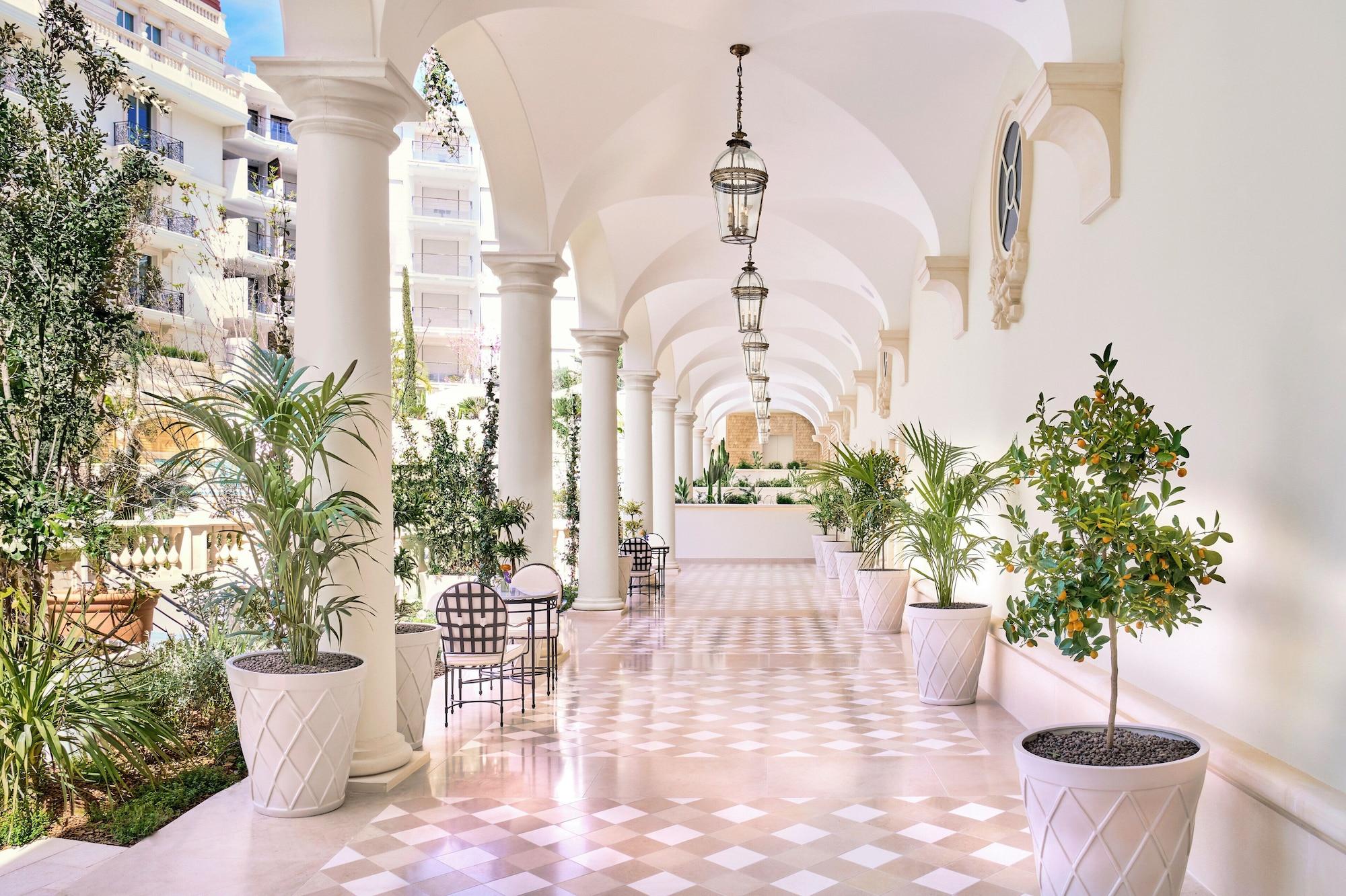 Vista Exterior Carlton Cannes, a Regent Hotel