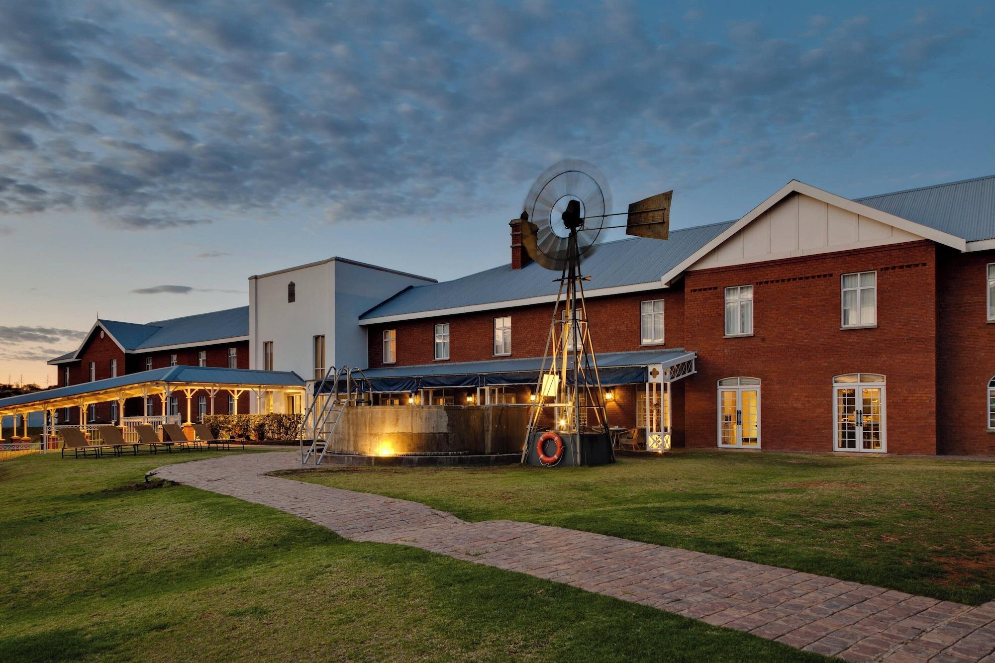 Vista Exterior Protea Hotel by Marriott Kimberley