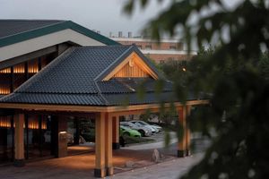 Alojamiento - Hyakumangoku Onsen Hotel