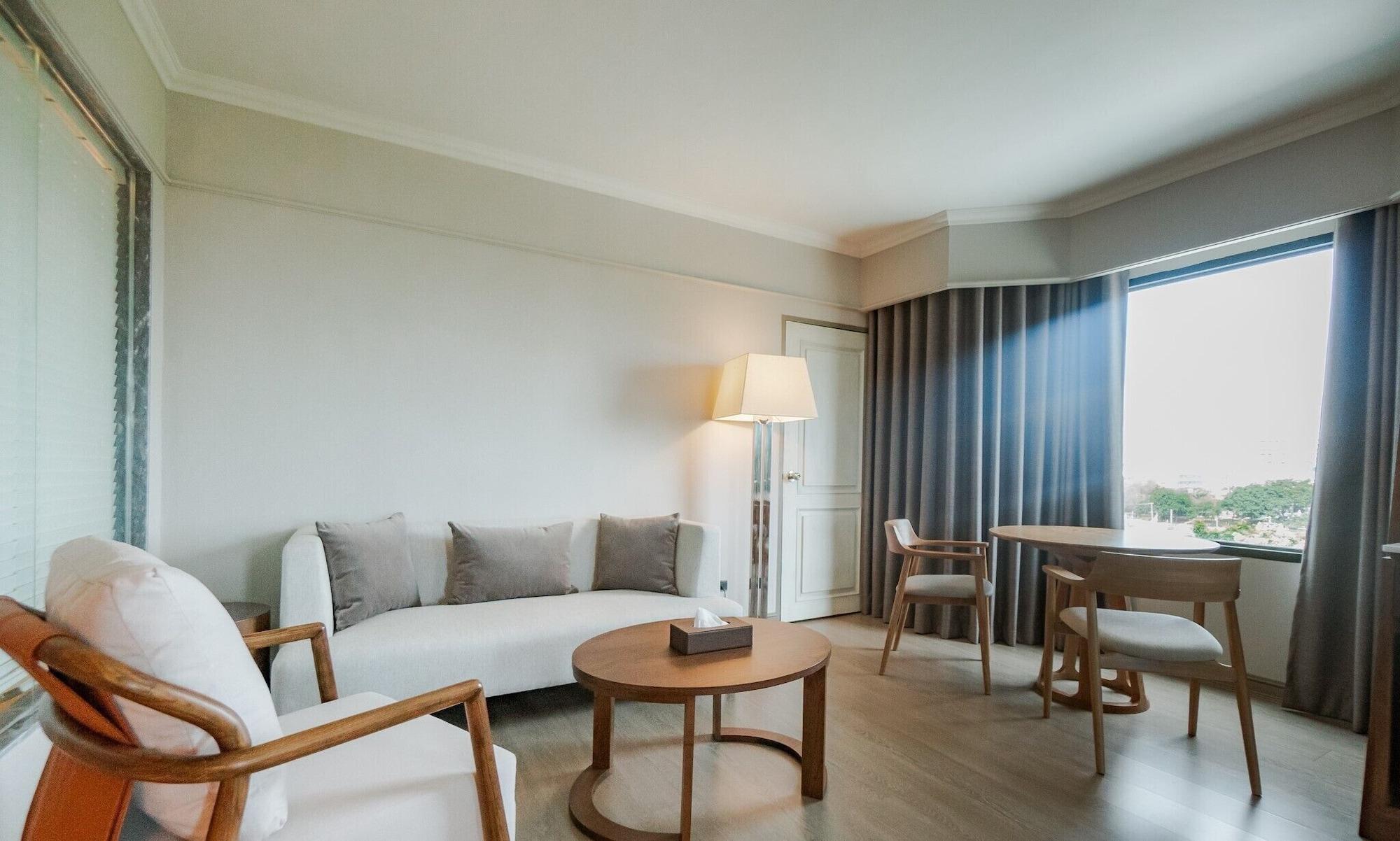 Set de Habitación The Grand Riverside Hotel Phitsanulok