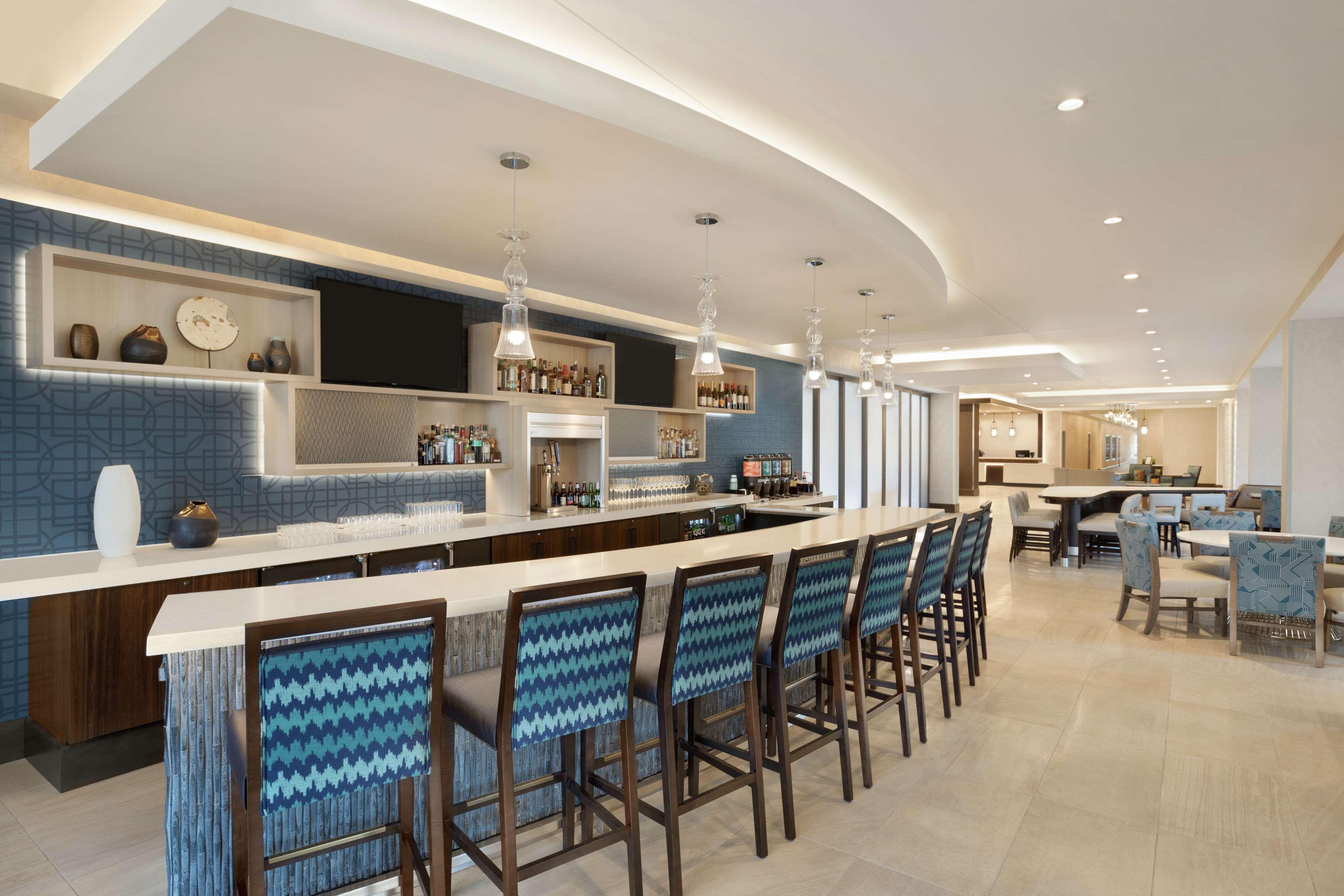 Bar/Salón Homewood Suites by Hilton Arlington Rosslyn Key Bridge