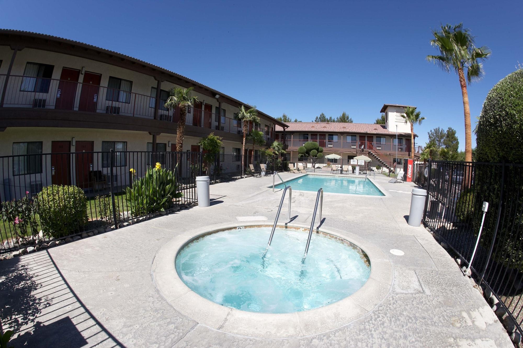 Spa Palms Inn & Suites