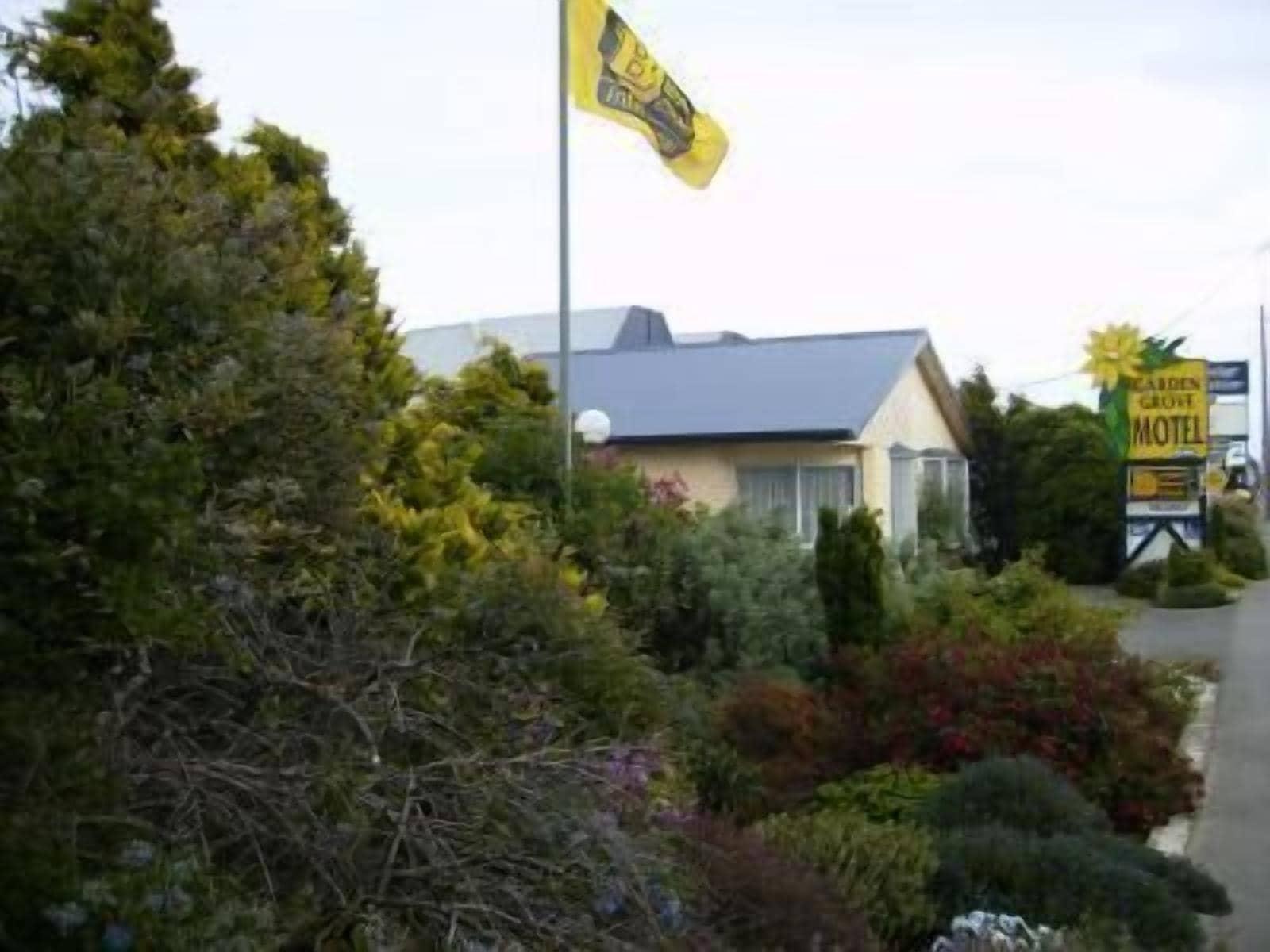 Varios Garden Grove Motel and Apartments