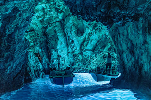 Actividad - Excursión a la Gruta Azul, Mamma Mia, Hvar y las 5 Islas