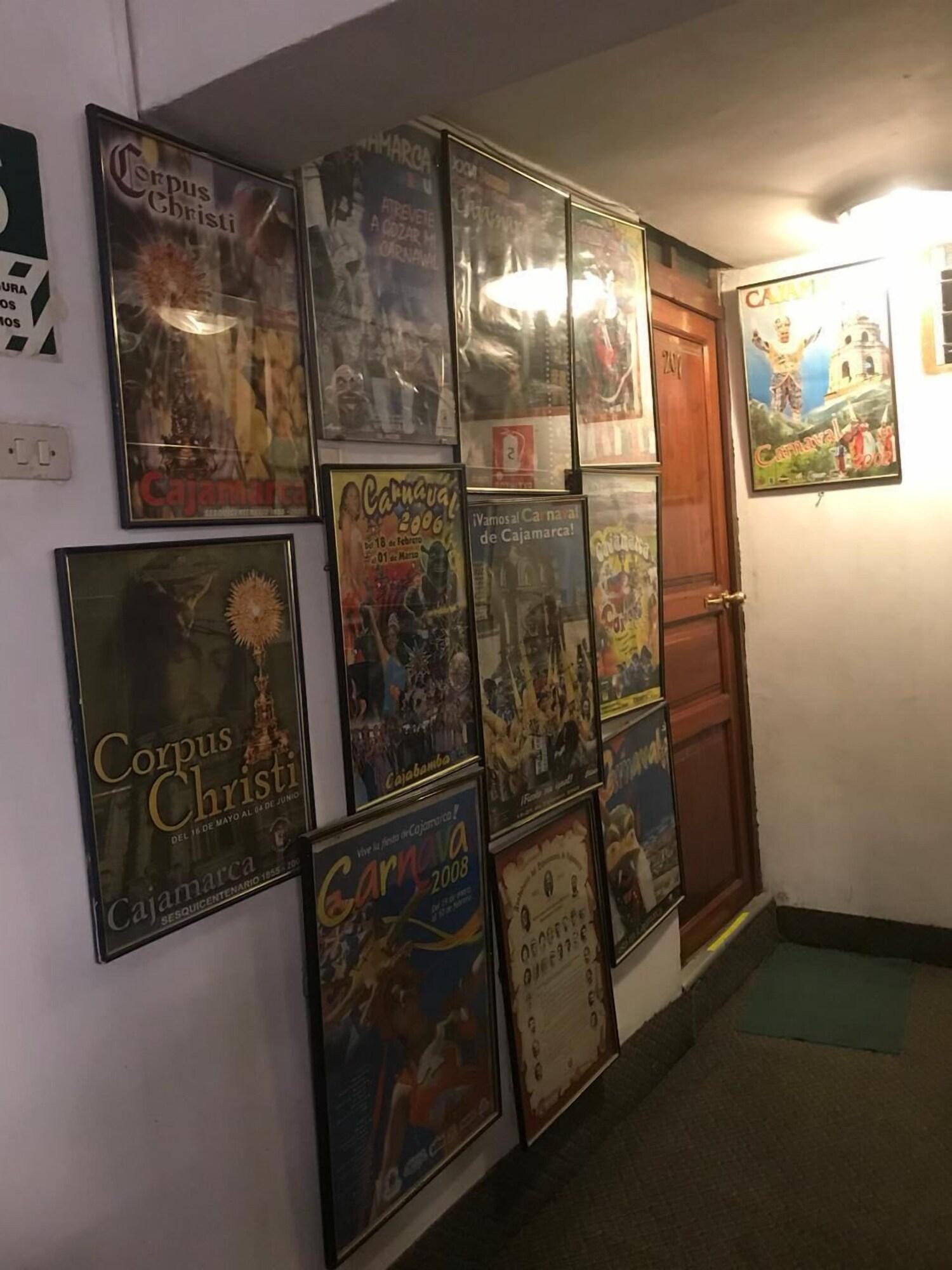 Varios Hostal Santa Apolonia