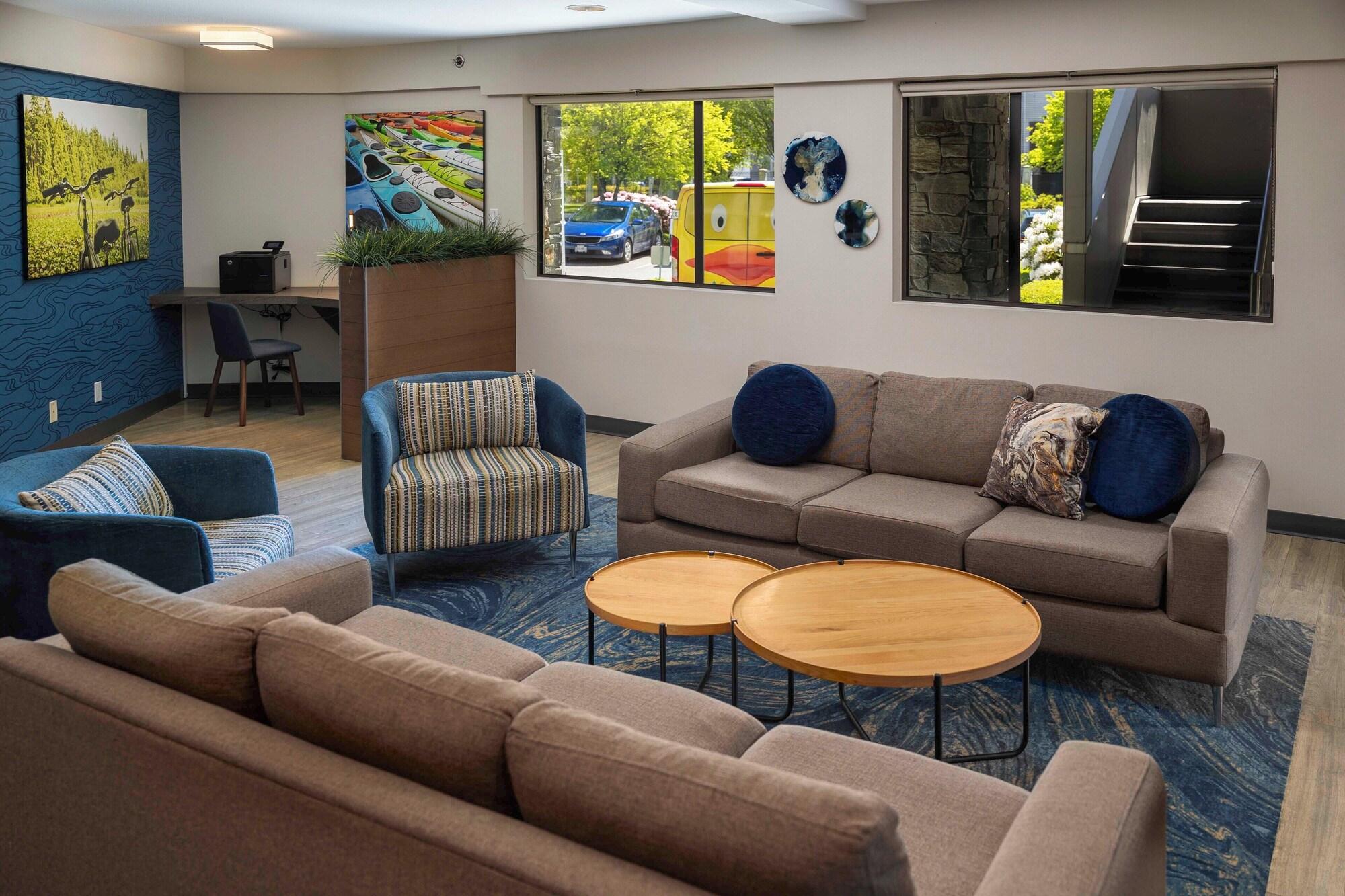 Vista Lobby Accent Inns Burnaby