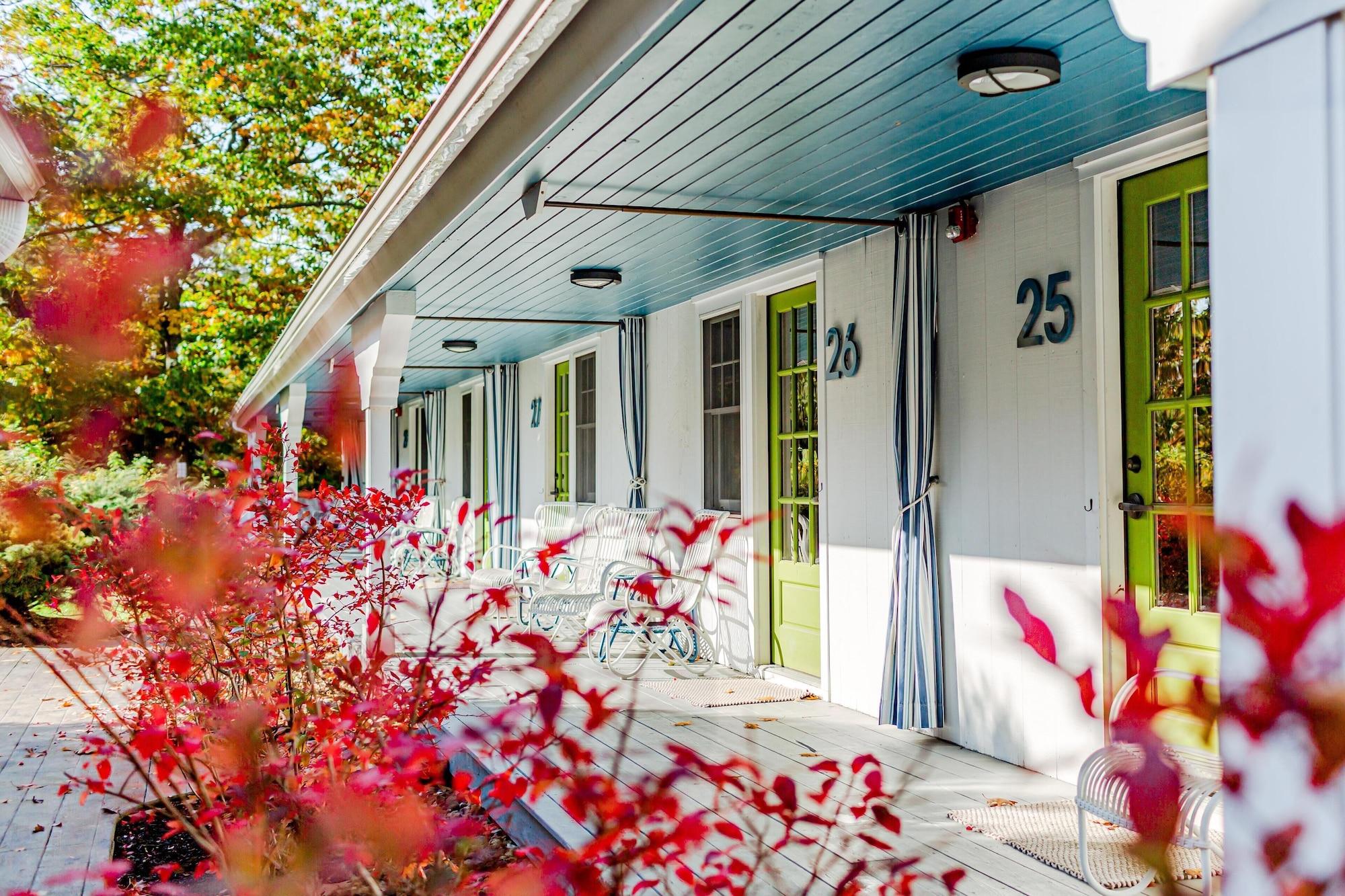 Vista Exterior The Lodge at the Cove