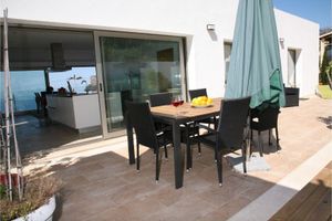 Alquiler Vacacional - MODERN VILLA MIT POOL UND FANTASTISCHEN MEERBLICK.