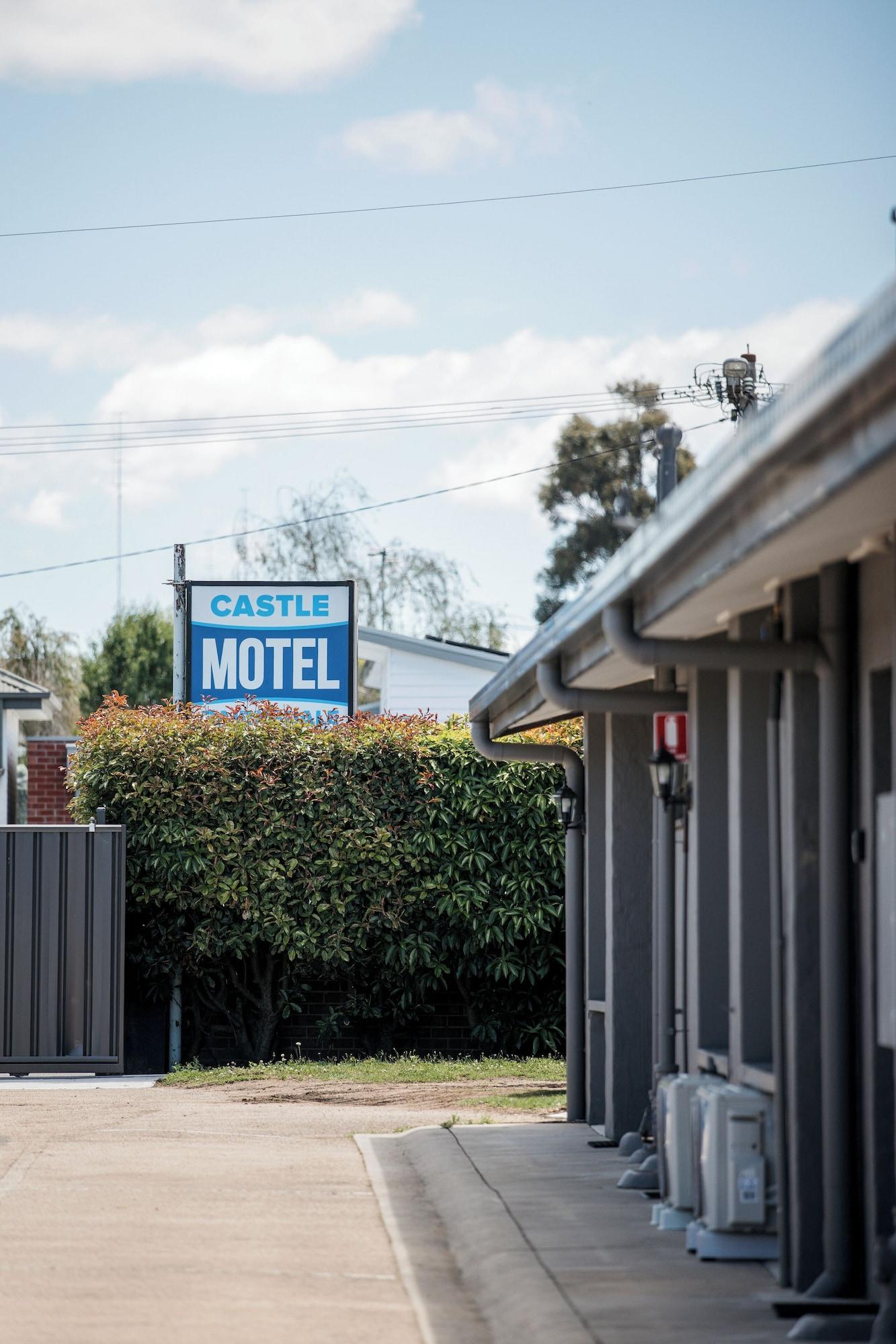 Vista Exterior Castle Motel Bairnsdale
