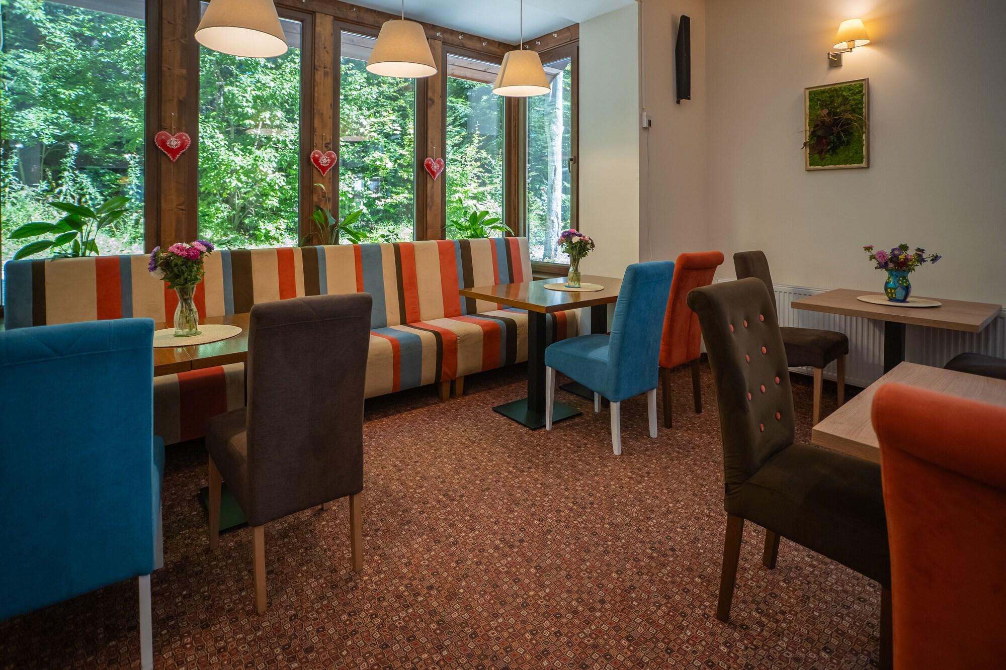 Vista Lobby Opus Villa