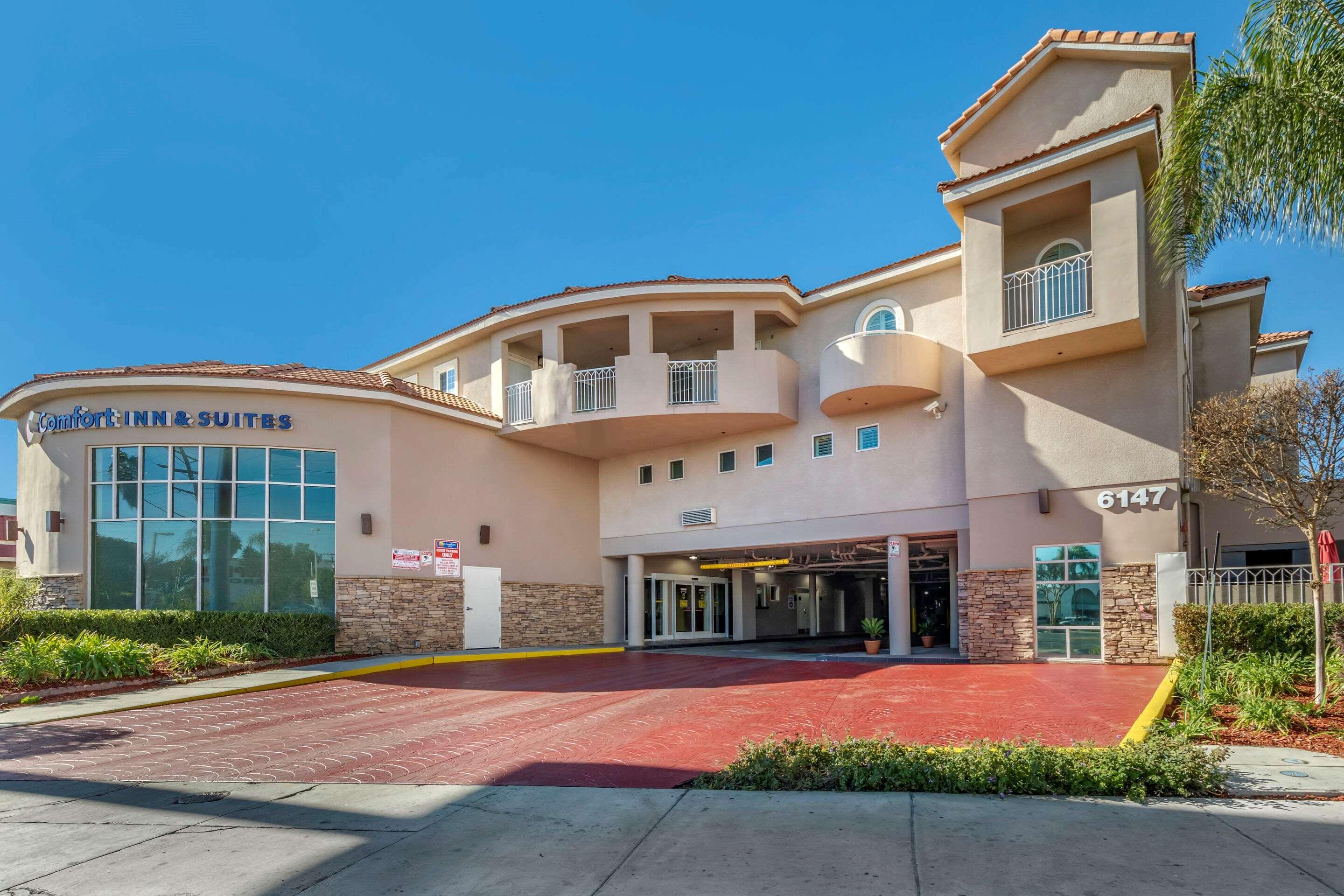 Vista Exterior Comfort Inn & Suites Near Universal - N. Hollywood - Burbank