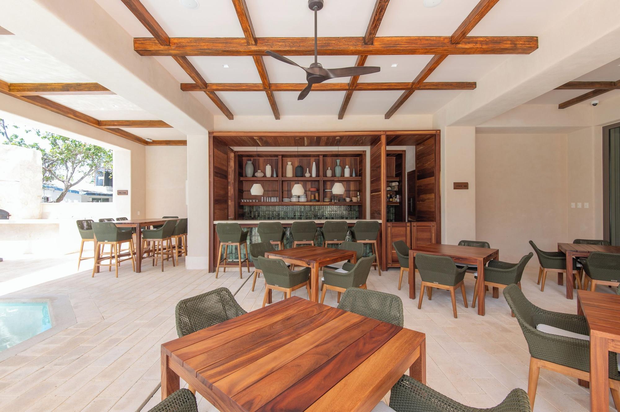 Bar/Salón Artila Beach Condos Isla Mujeres