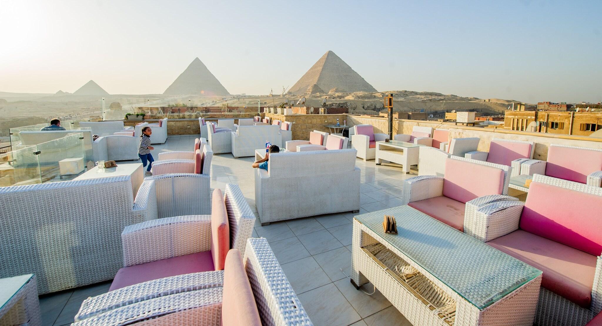 Restaurant Pyramids Valley