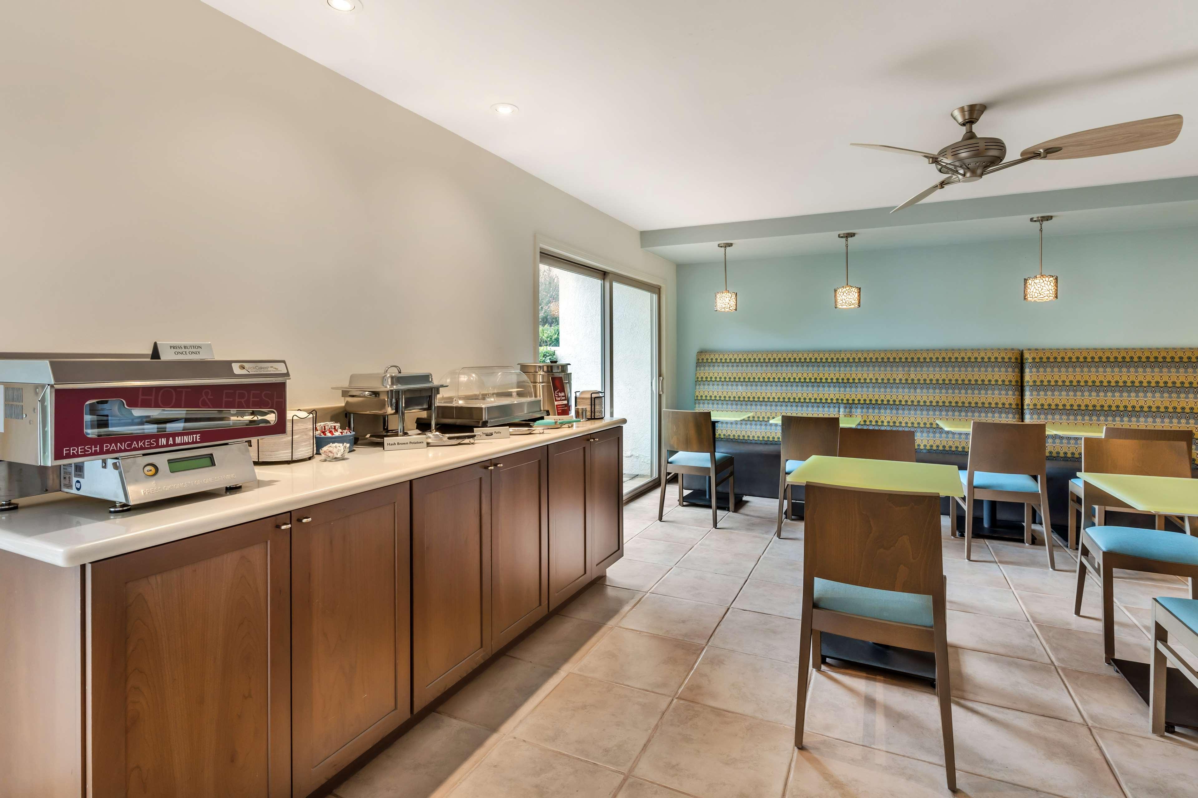 Restaurant Best Western Plus Monterey Inn