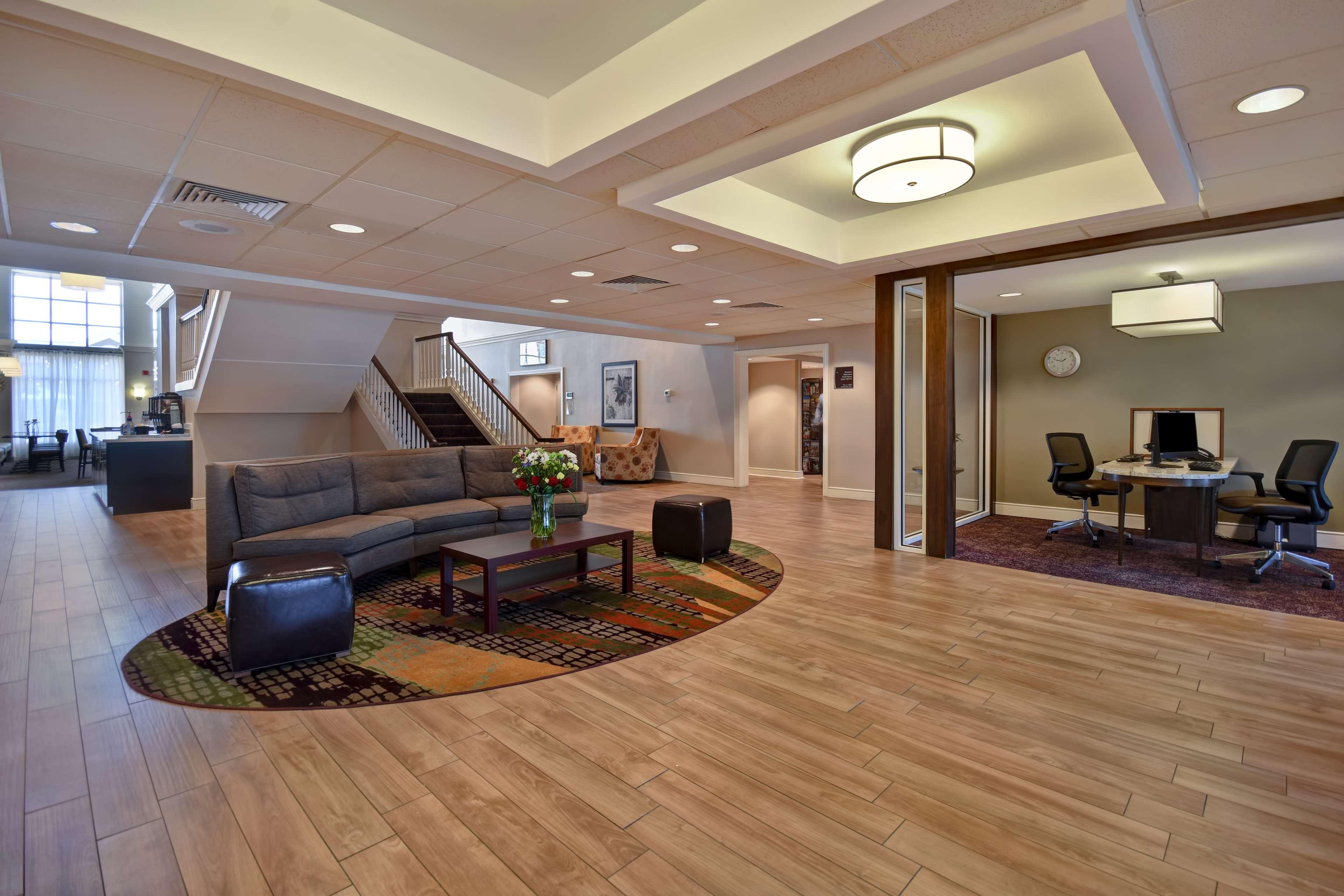 Vista Lobby Homewood Suites by Hilton Philadelphia-Great Valle