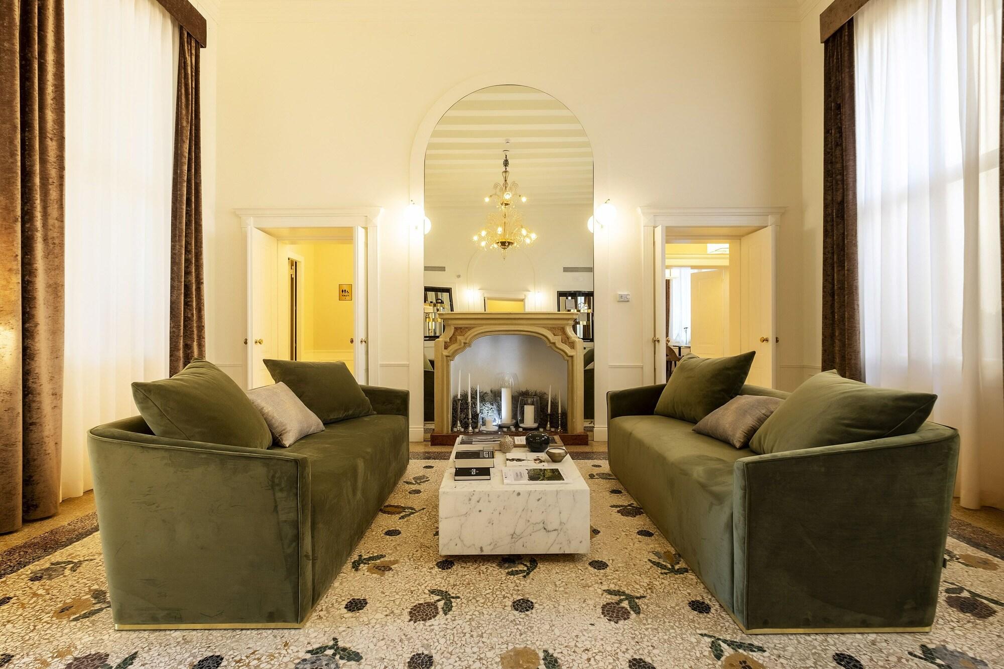 Vista Lobby Hotel Villa Soligo - Small Luxury Hotels of the World