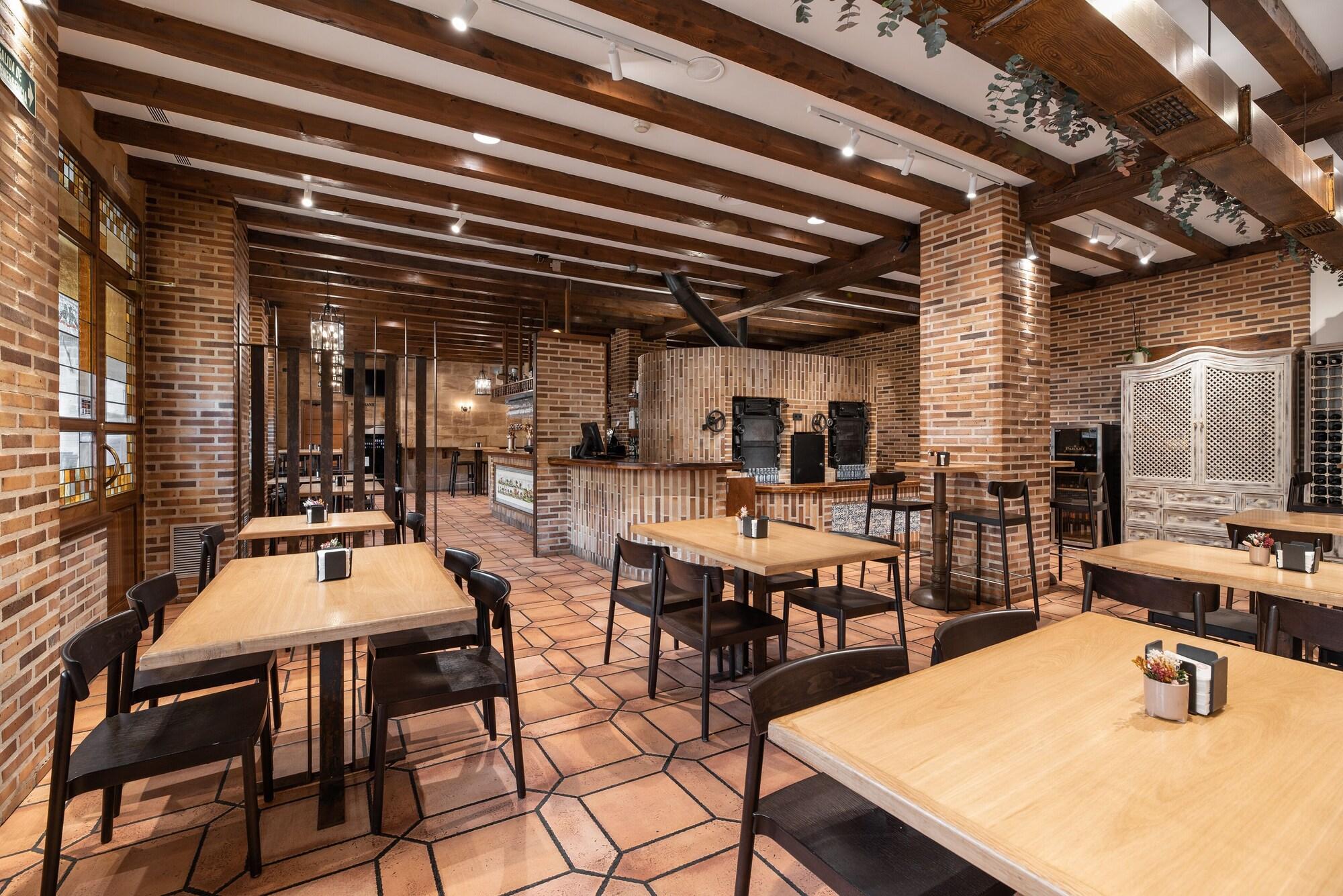 Bar/Salón Exe Astur Plaza